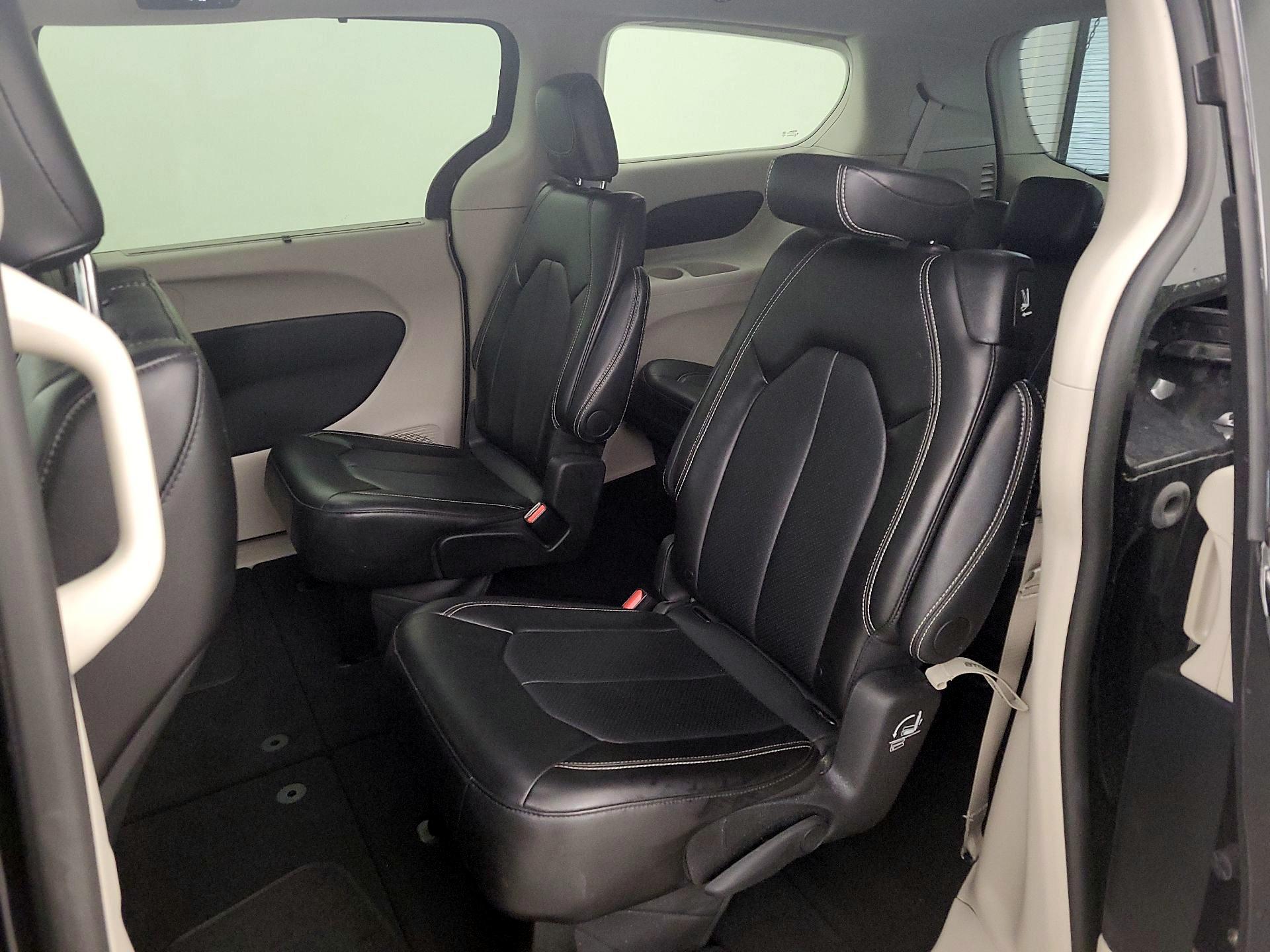 Thumbnail: 2024 Chrysler Pacifica - 19