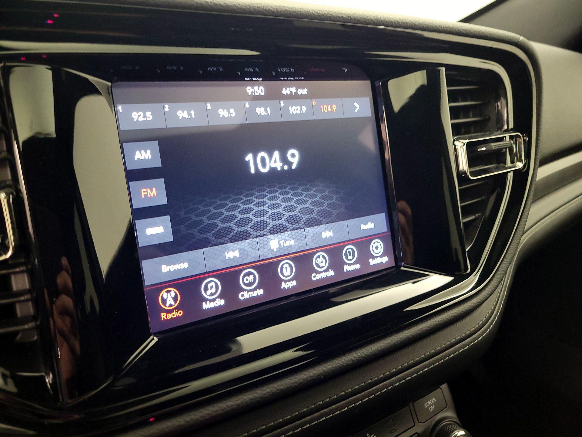 Thumbnail: 2022 Dodge Durango - 16