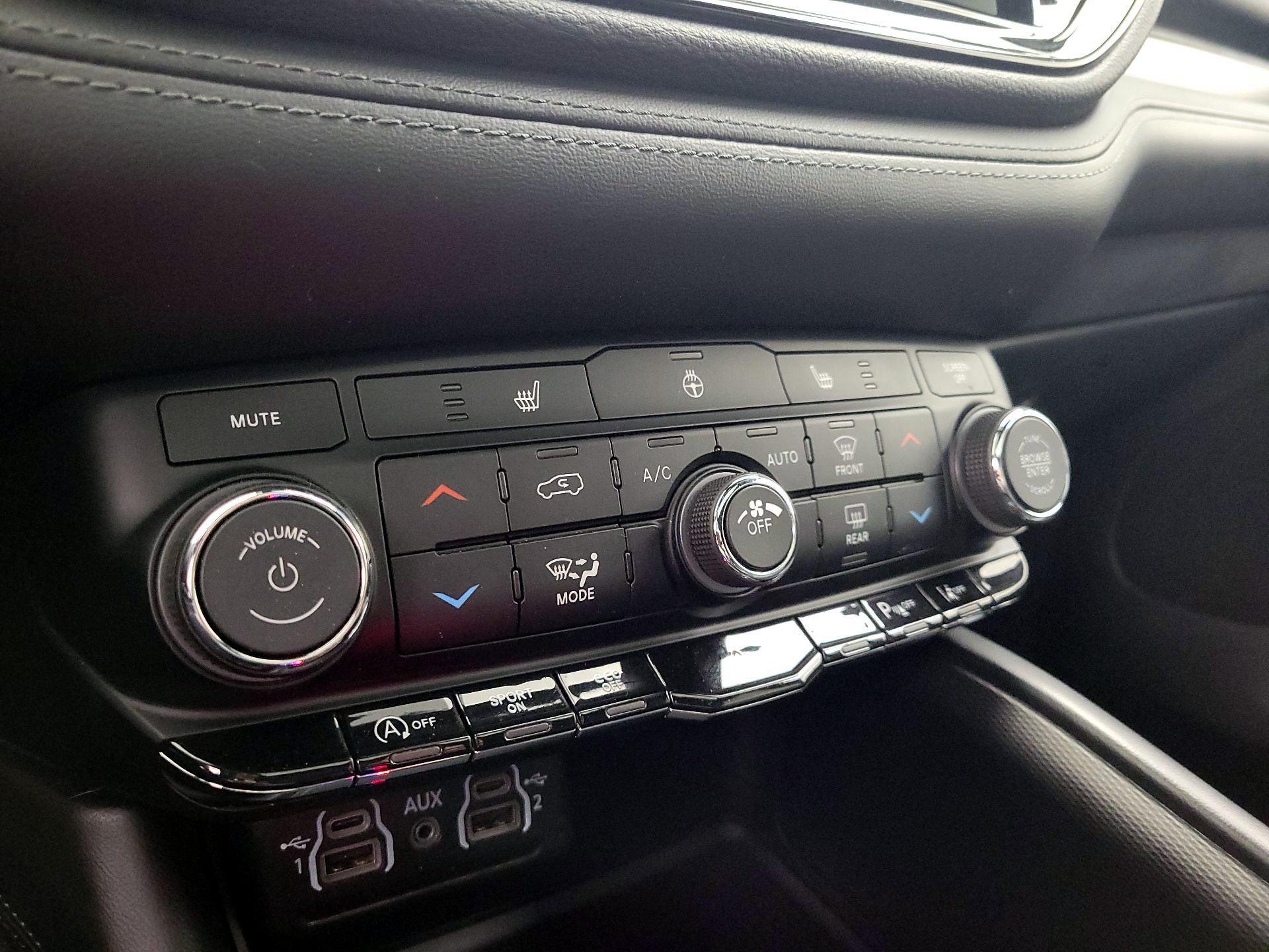 Thumbnail: 2022 Dodge Durango - 17