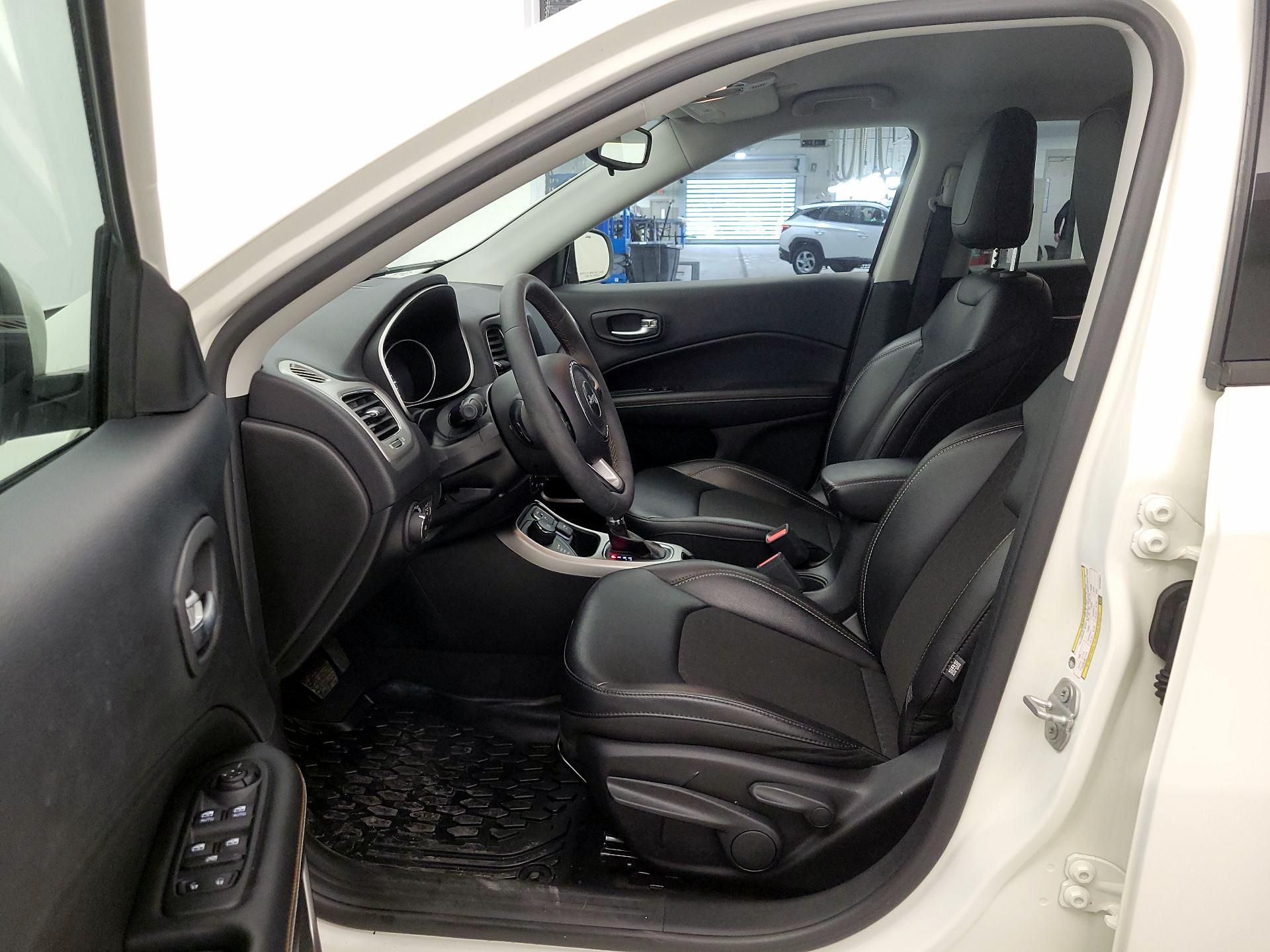 Thumbnail: 2021 Jeep Compass - 11