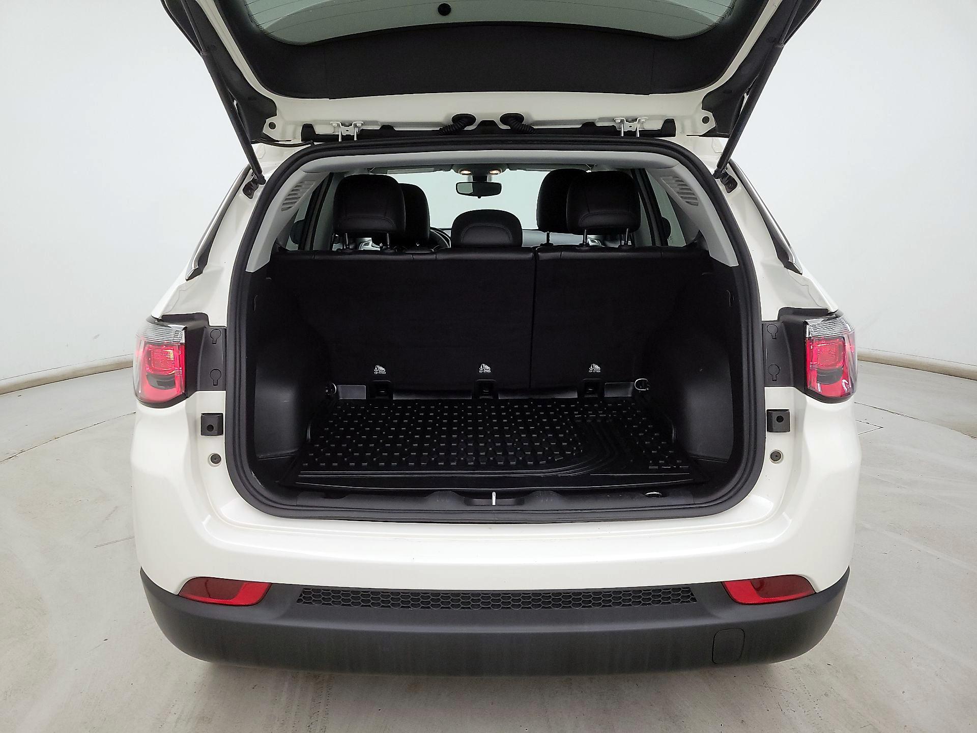 Thumbnail: 2021 Jeep Compass - 19