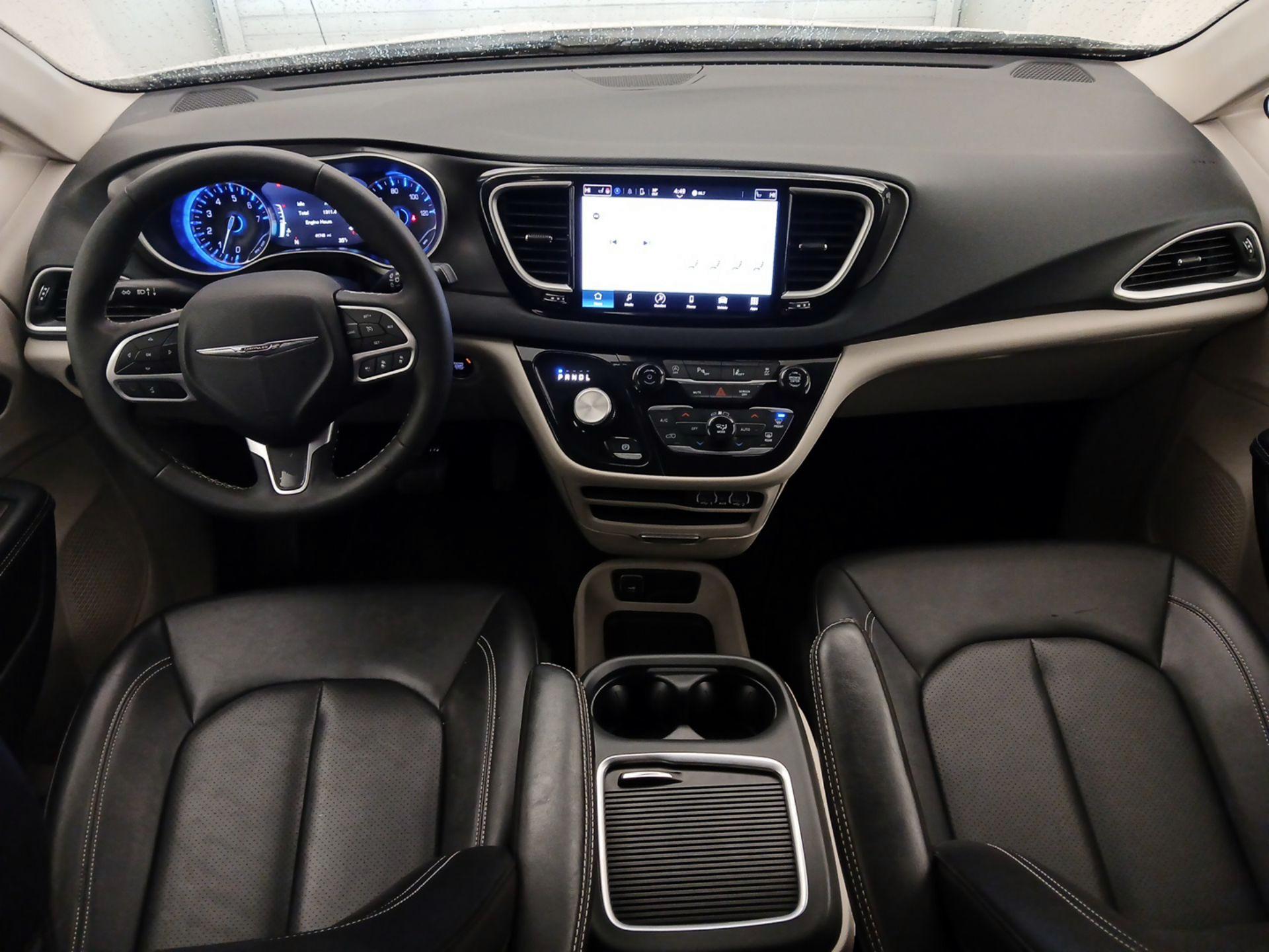 Thumbnail: 2024 Chrysler Pacifica - 9