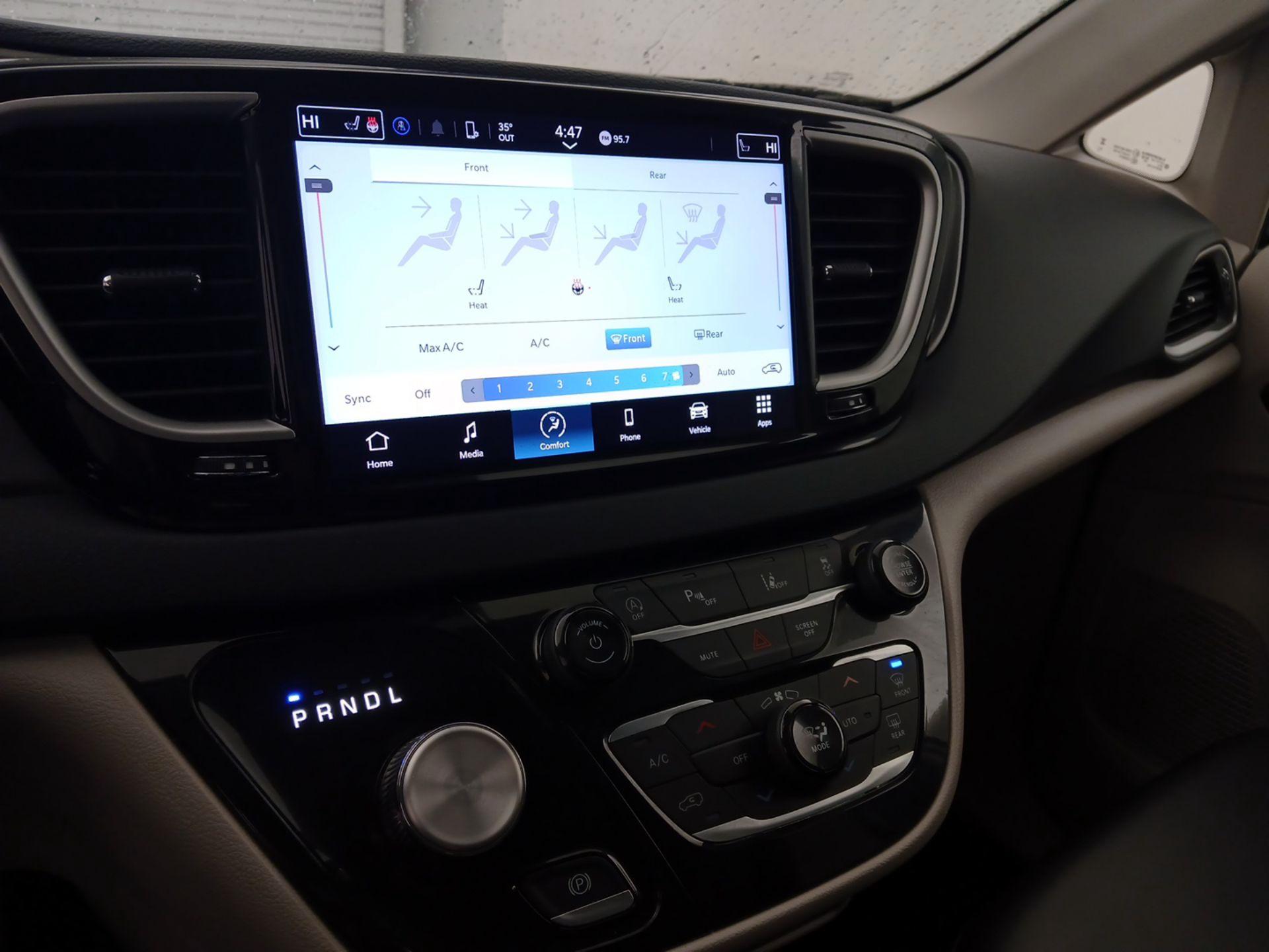 Thumbnail: 2024 Chrysler Pacifica - 16