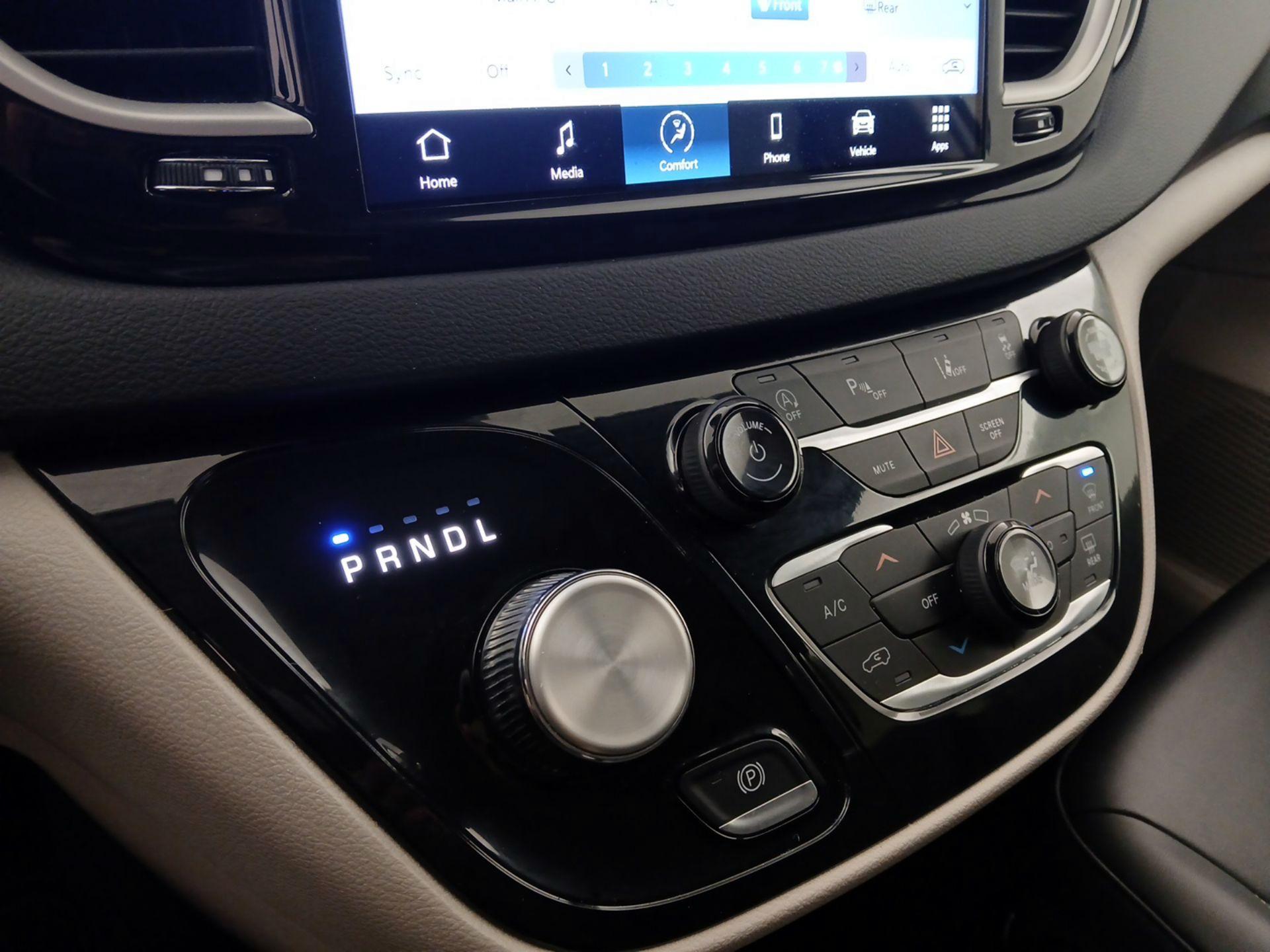 Thumbnail: 2024 Chrysler Pacifica - 17