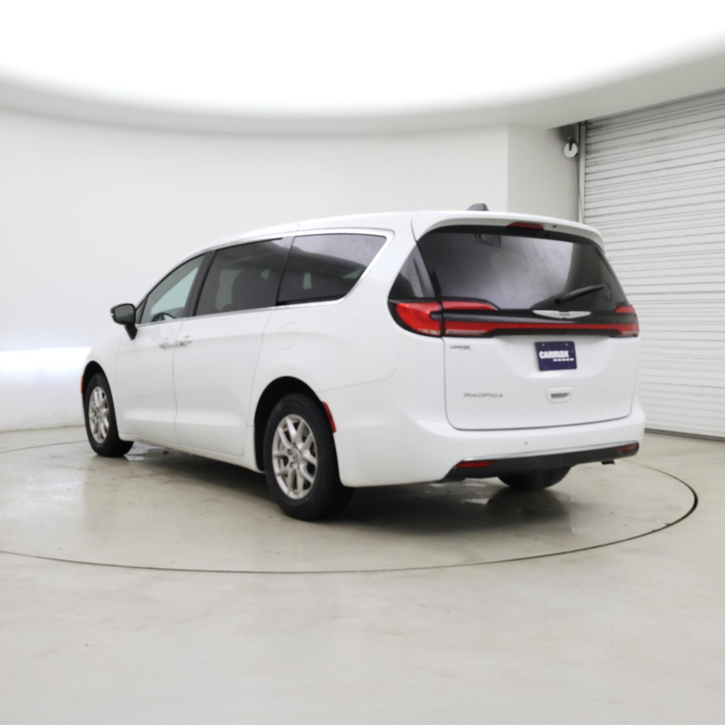 Thumbnail: 2024 Chrysler Pacifica - 2