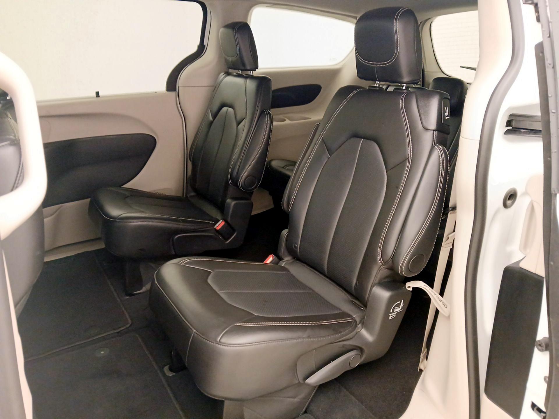 Thumbnail: 2024 Chrysler Pacifica - 19