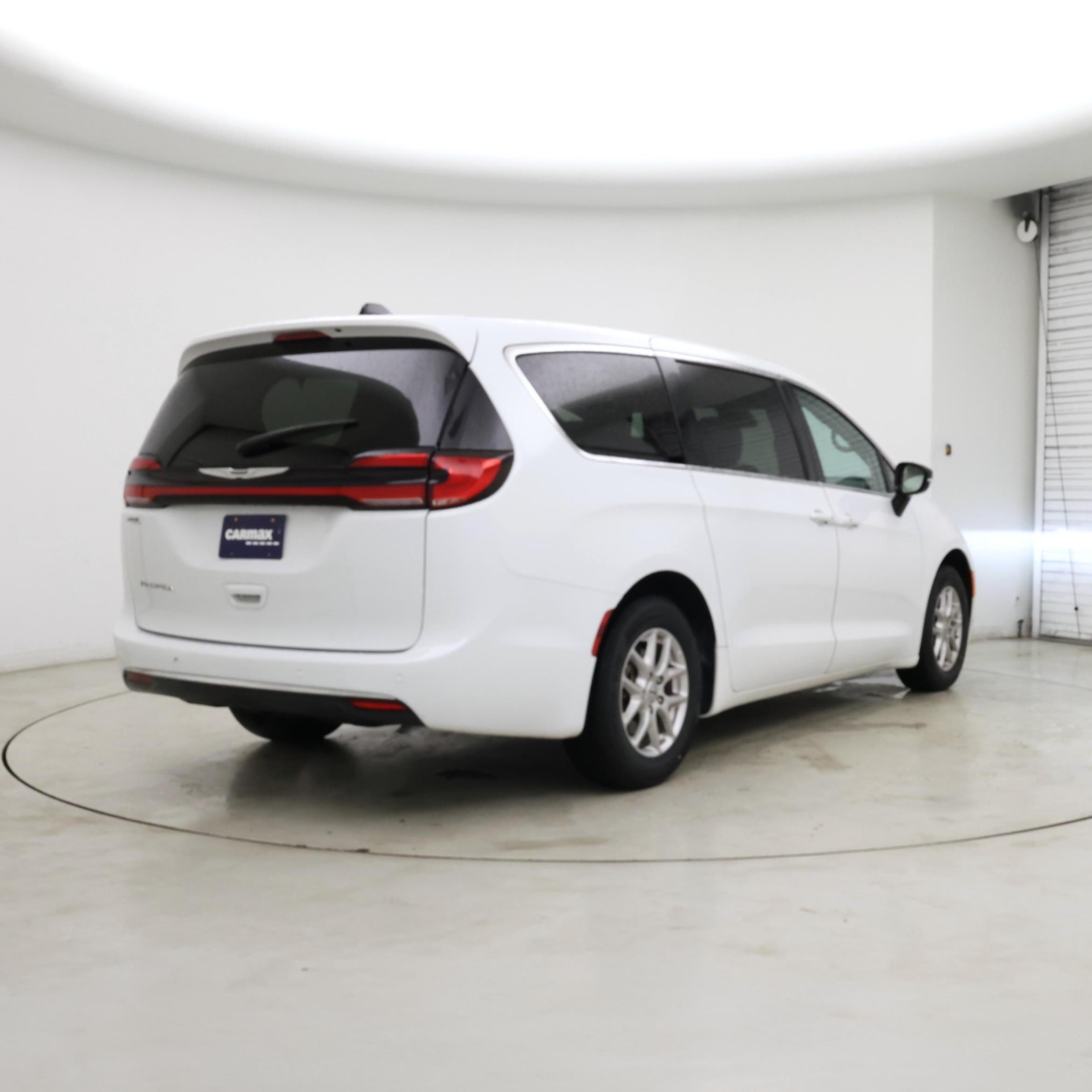 Thumbnail: 2024 Chrysler Pacifica - 8