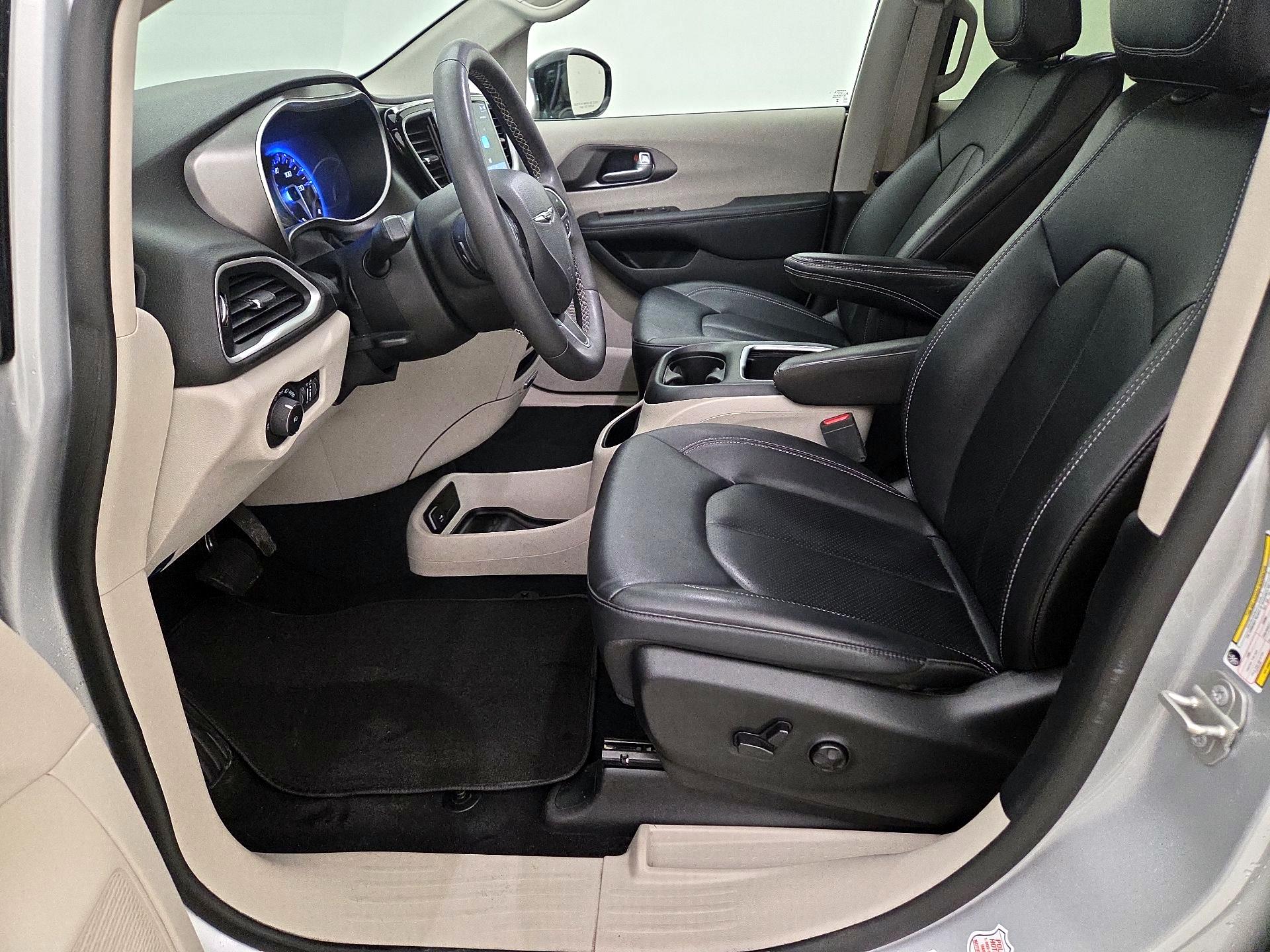 Thumbnail: 2024 Chrysler Pacifica - 11