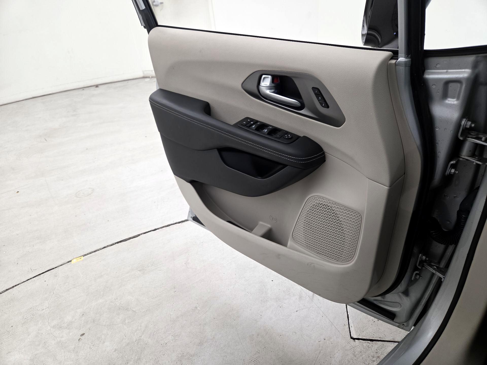 Thumbnail: 2024 Chrysler Pacifica - 12