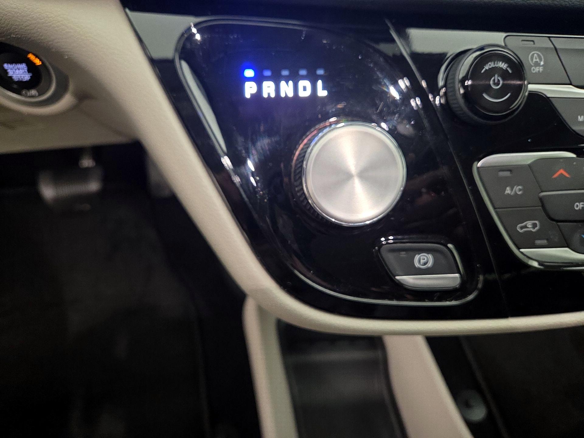 Thumbnail: 2024 Chrysler Pacifica - 17