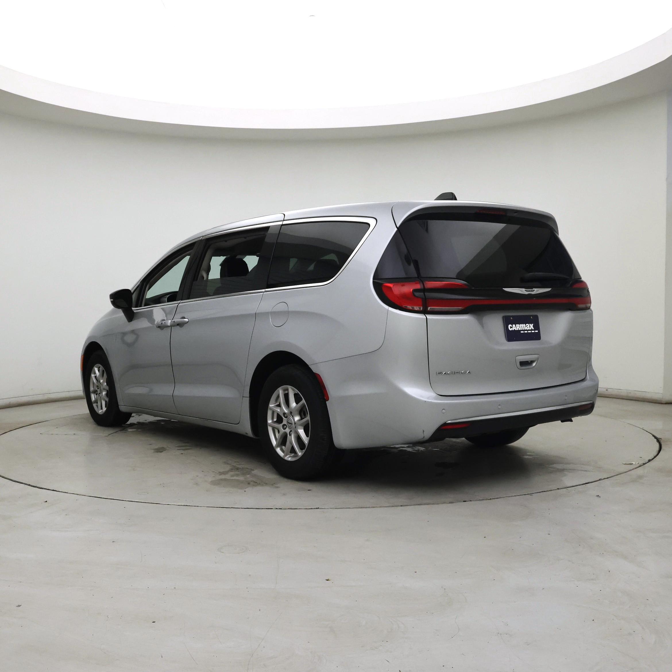 Thumbnail: 2024 Chrysler Pacifica - 2