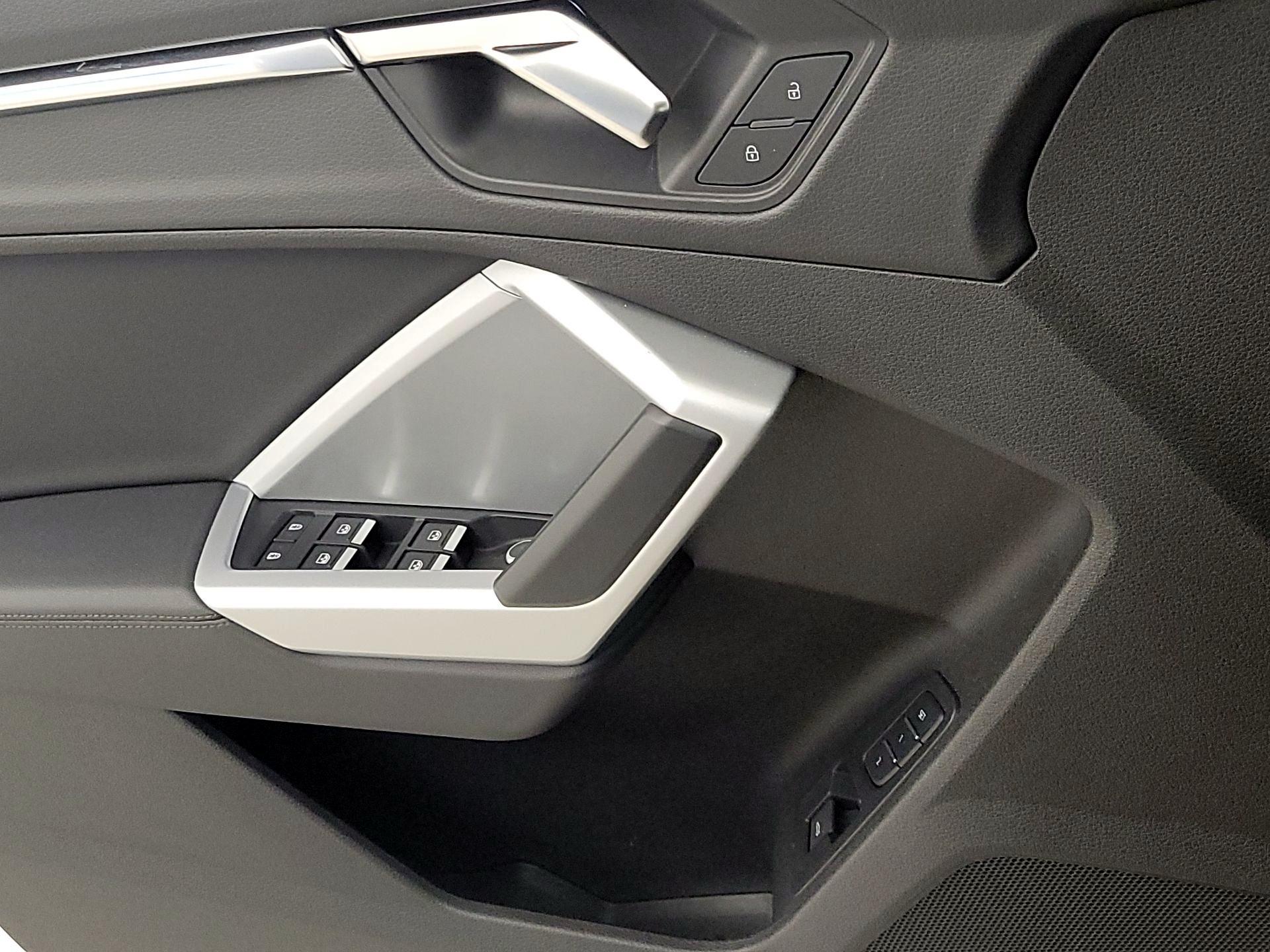 Thumbnail: 2022 Audi Q3 - 12