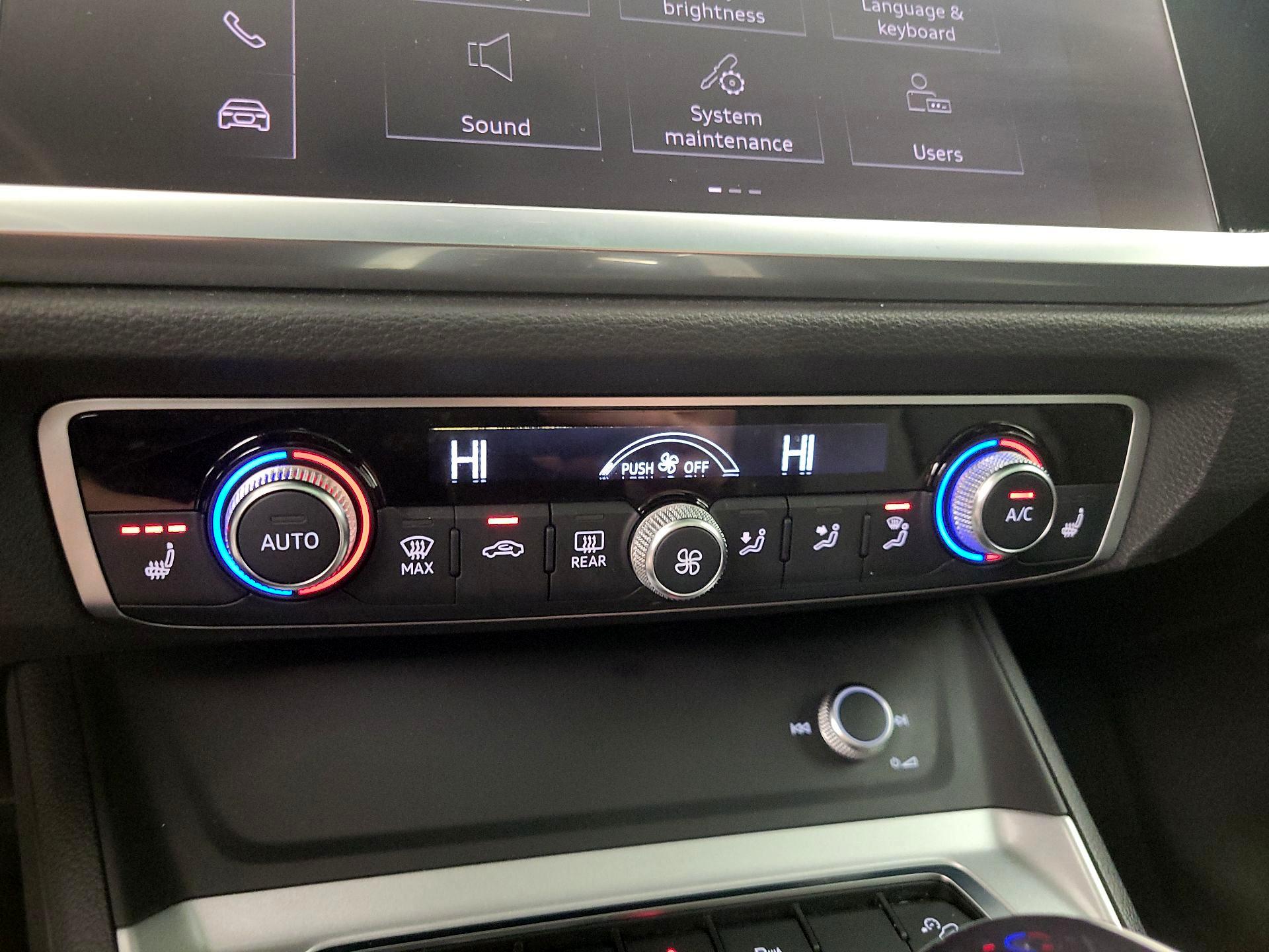 Thumbnail: 2022 Audi Q3 - 16