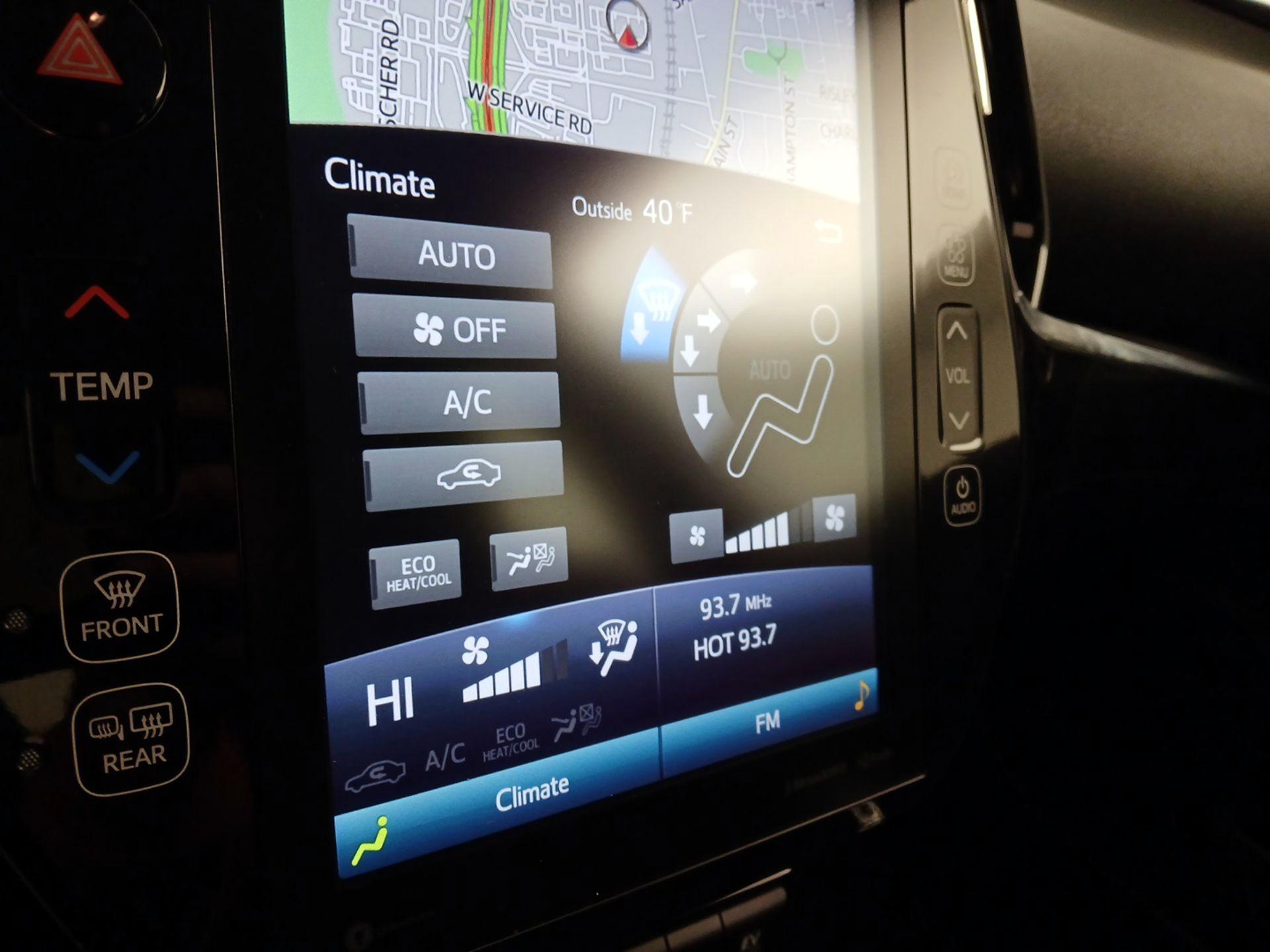 Thumbnail: 2022 Toyota Prius Prime - 17