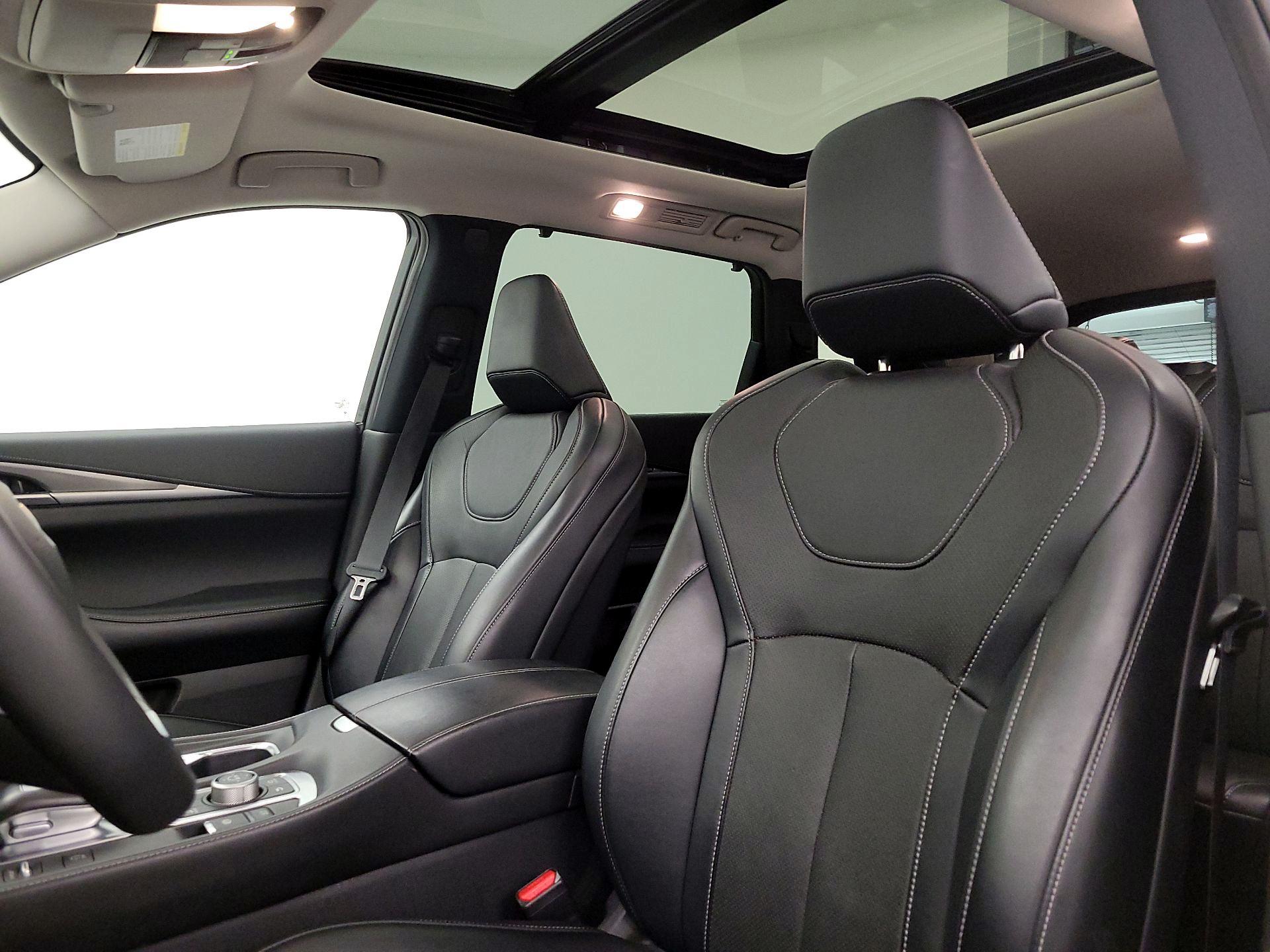 Thumbnail: 2023 INFINITI QX60 - 19