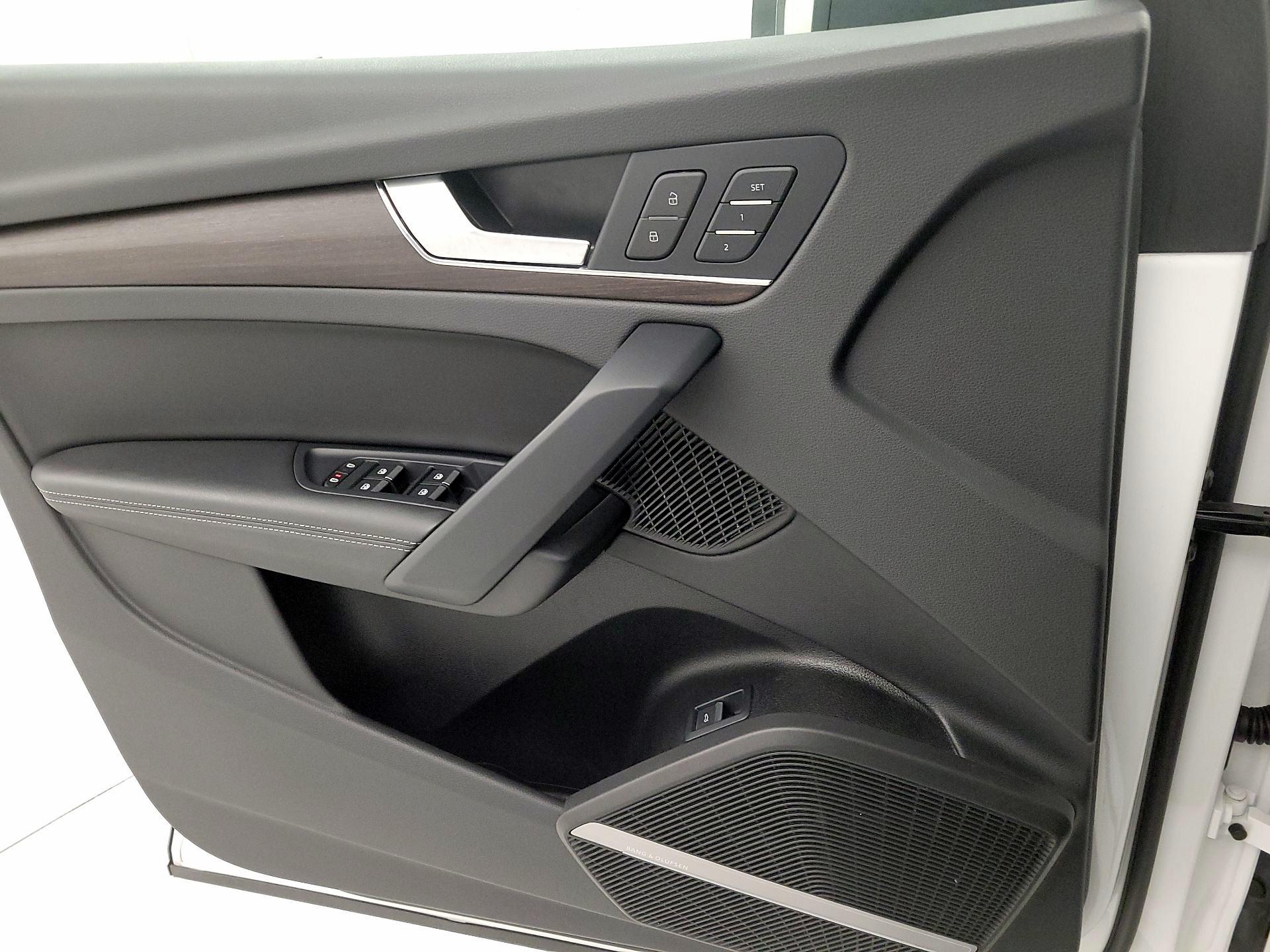 Thumbnail: 2023 Audi Q5 - 12