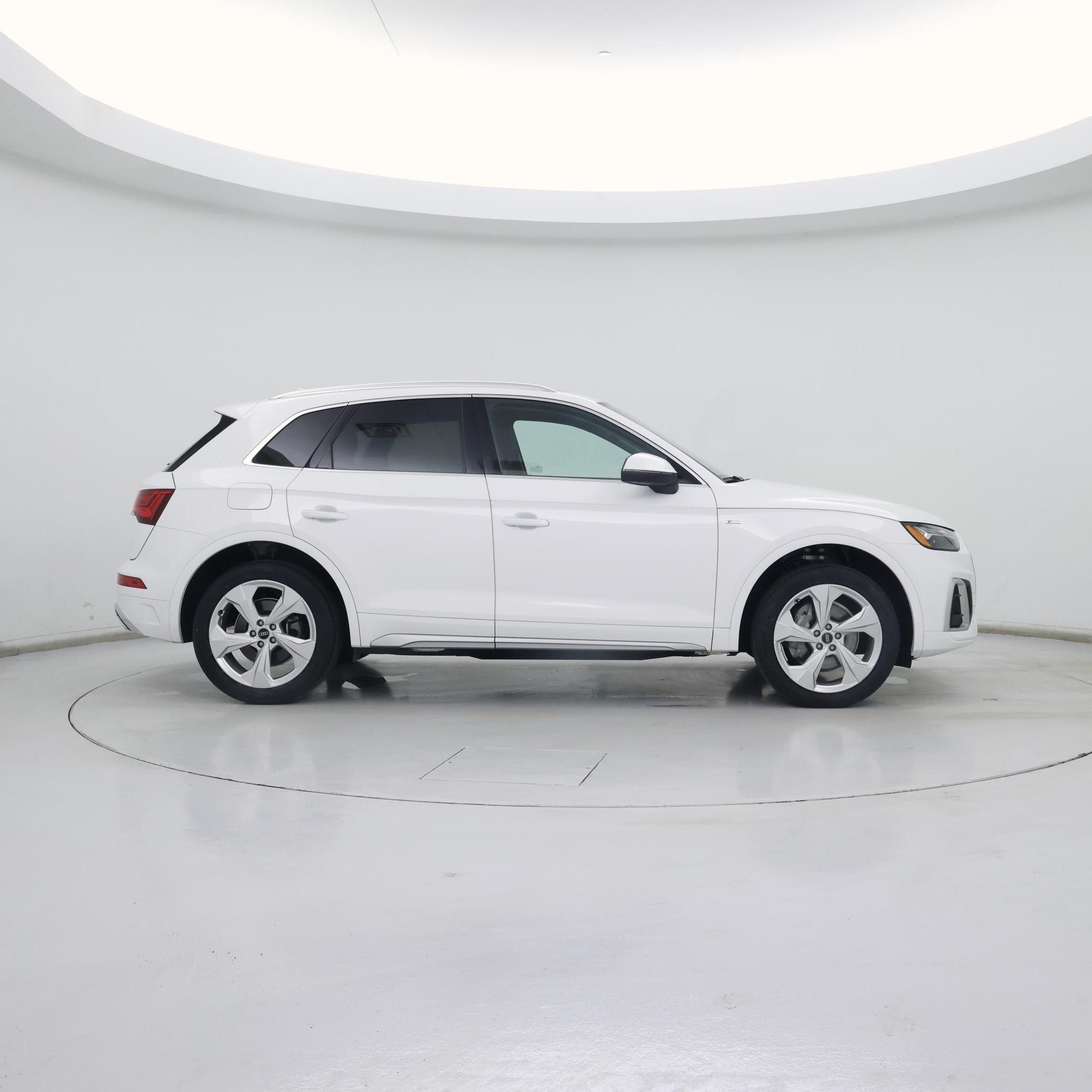 Thumbnail: 2023 Audi Q5 - 7