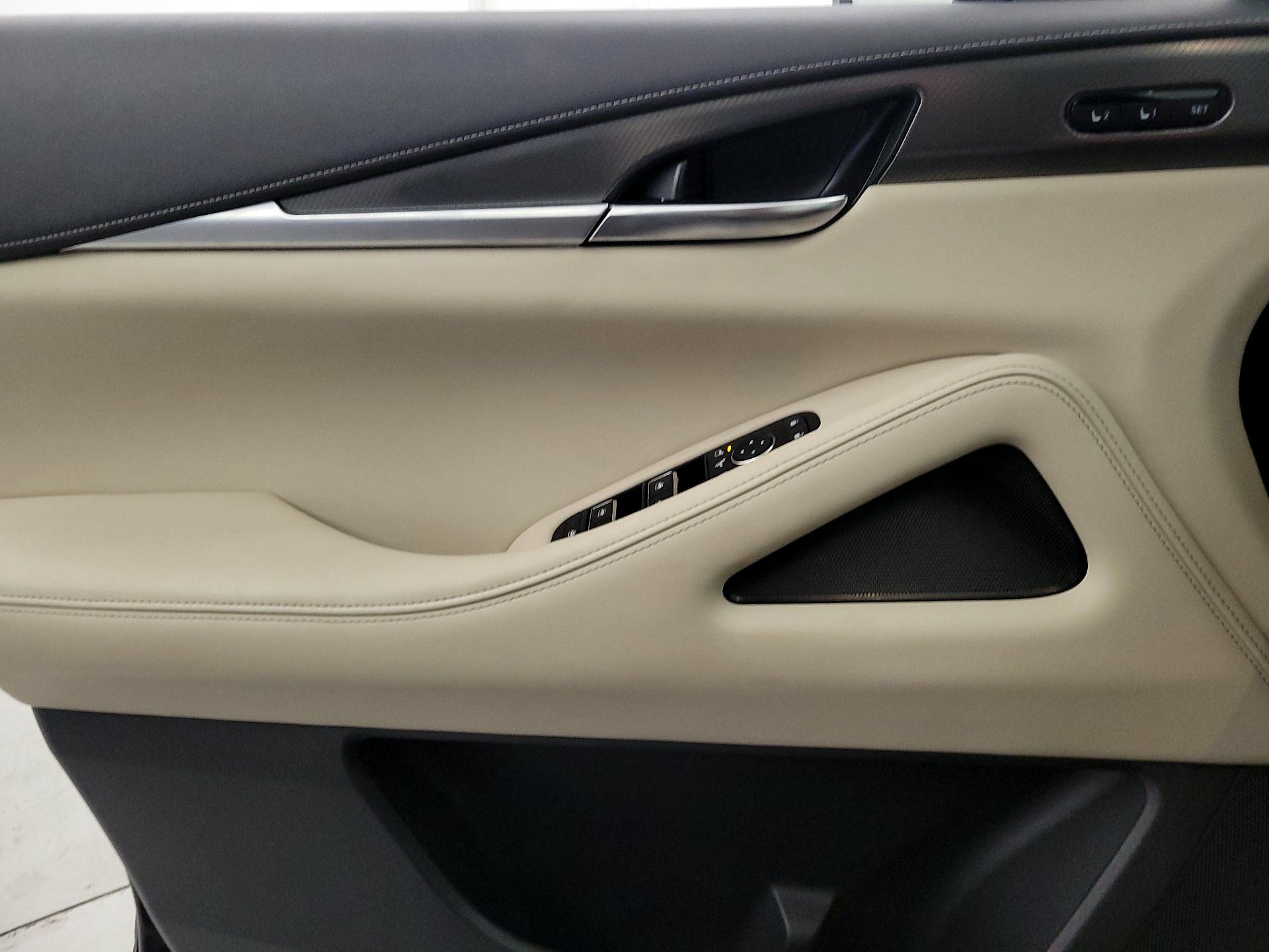 Thumbnail: 2023 INFINITI QX60 - 12