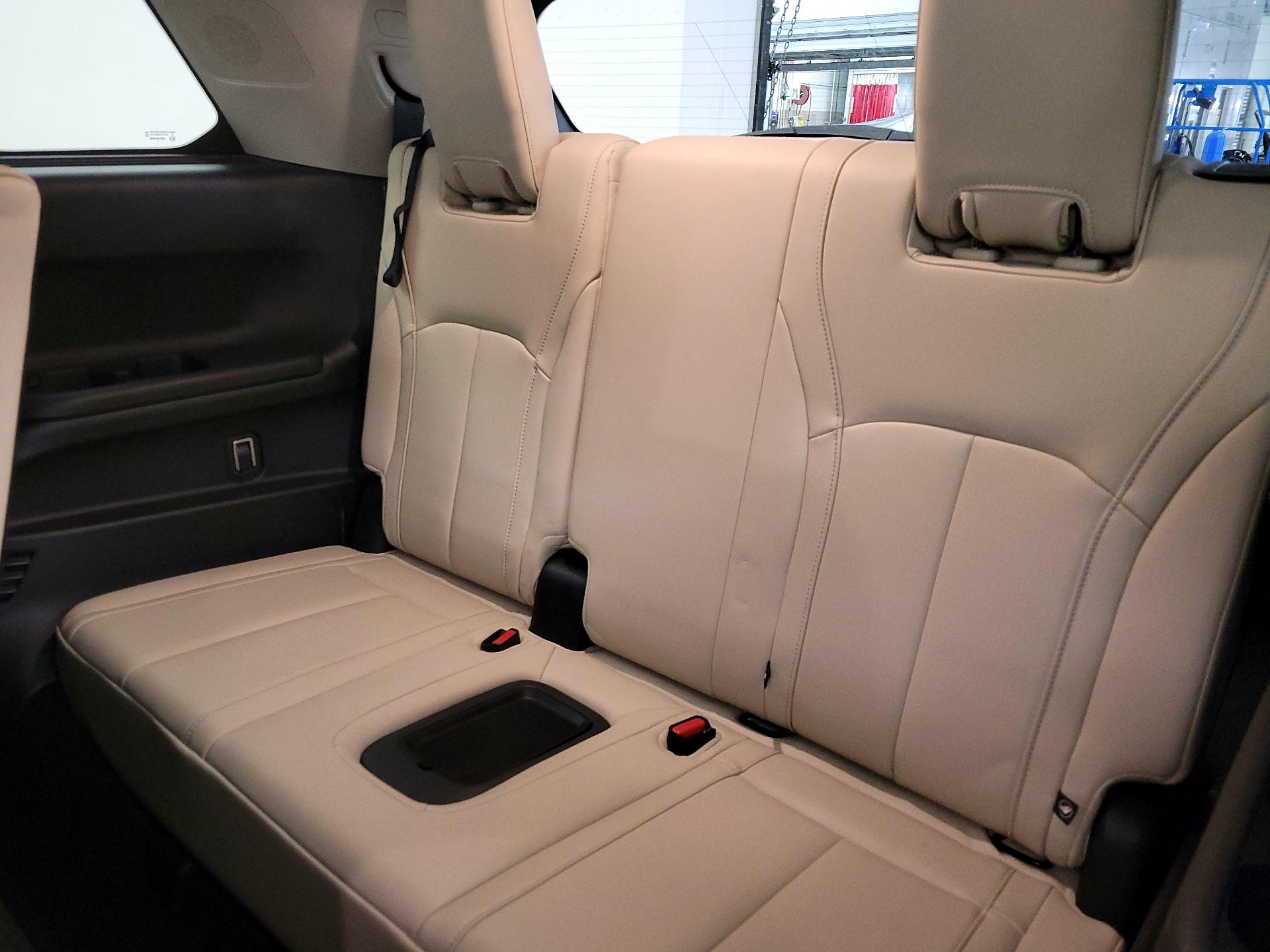 Thumbnail: 2023 INFINITI QX60 - 20