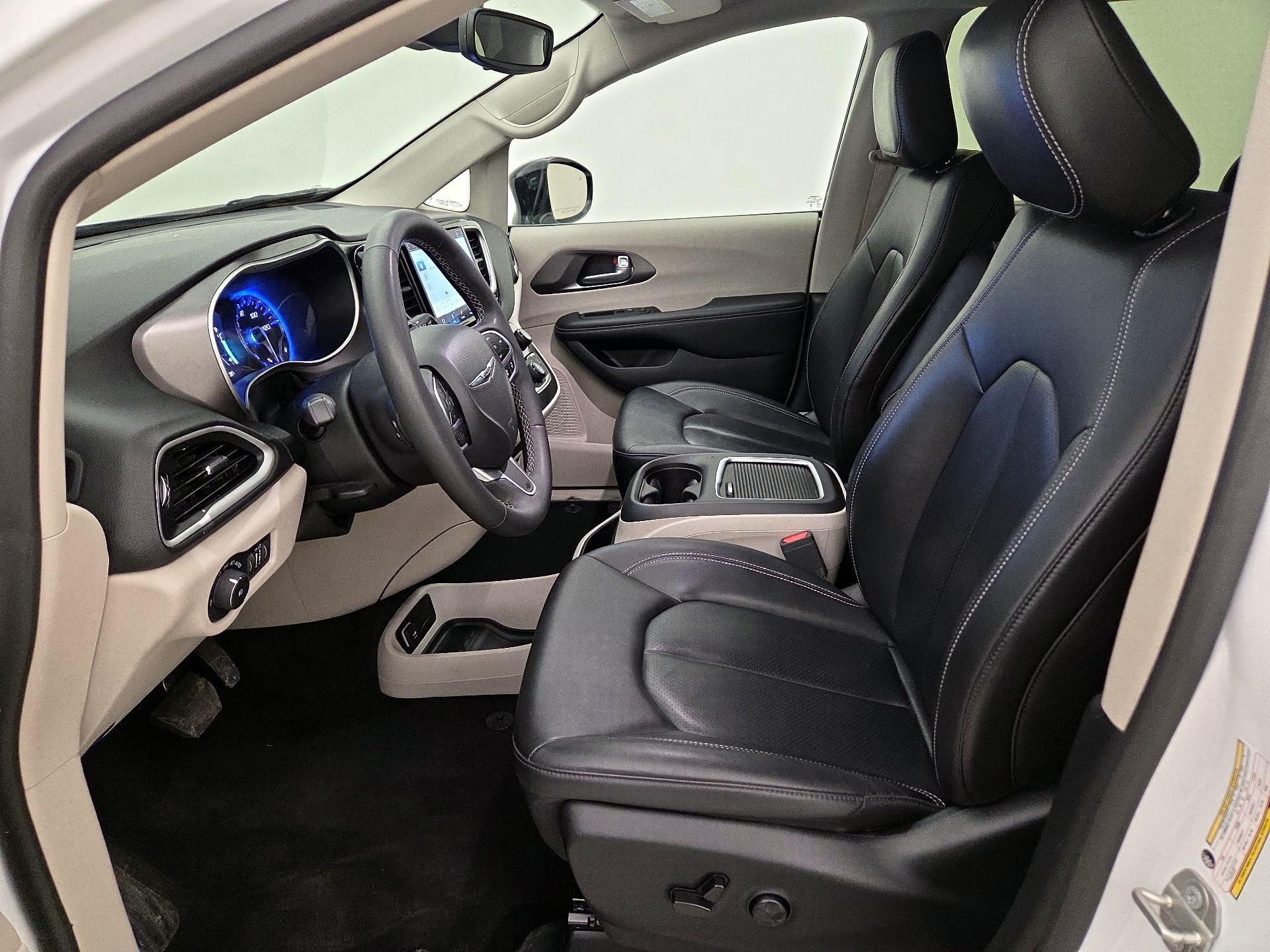 Thumbnail: 2024 Chrysler Pacifica - 11