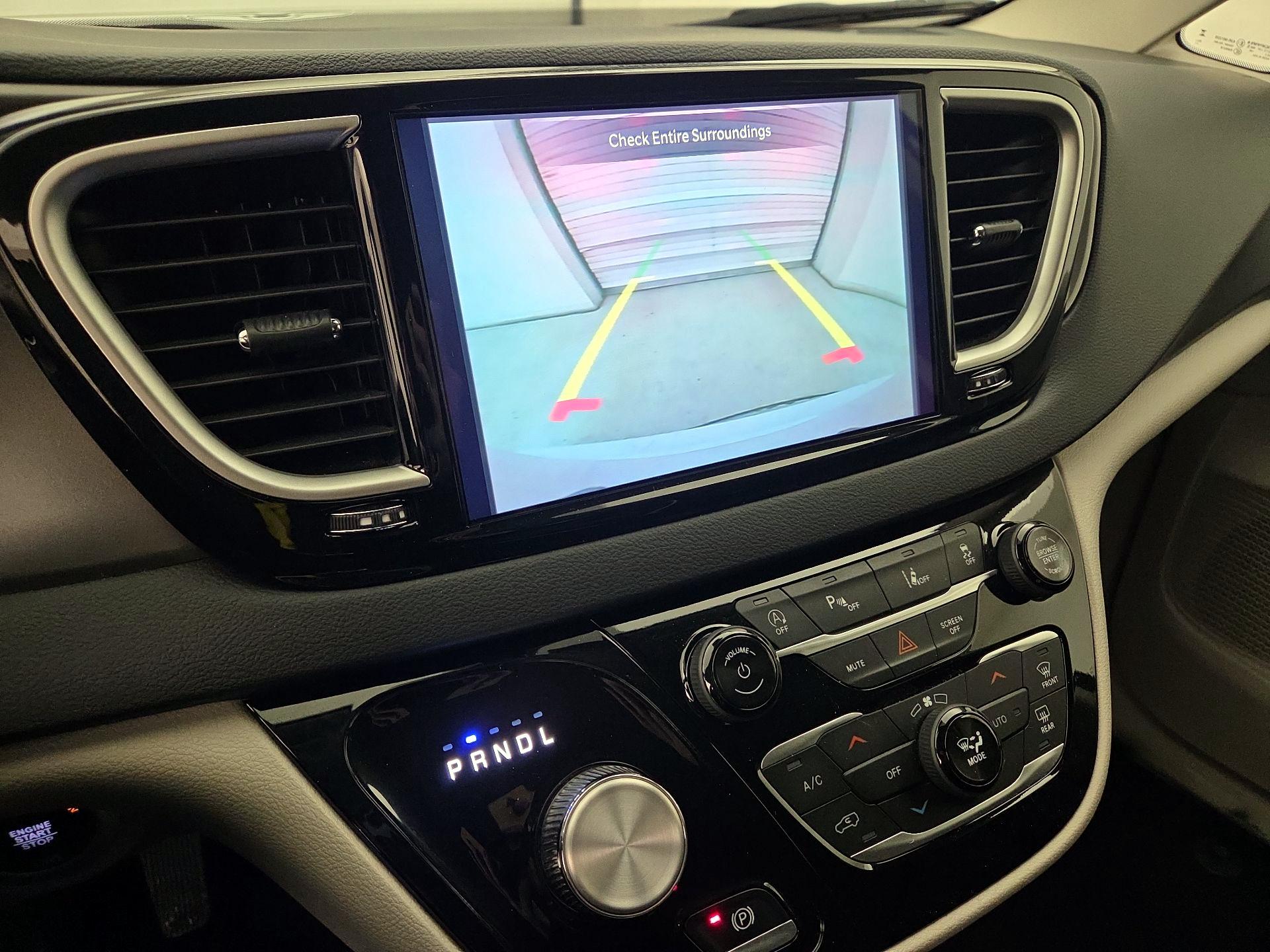 Thumbnail: 2024 Chrysler Pacifica - 14