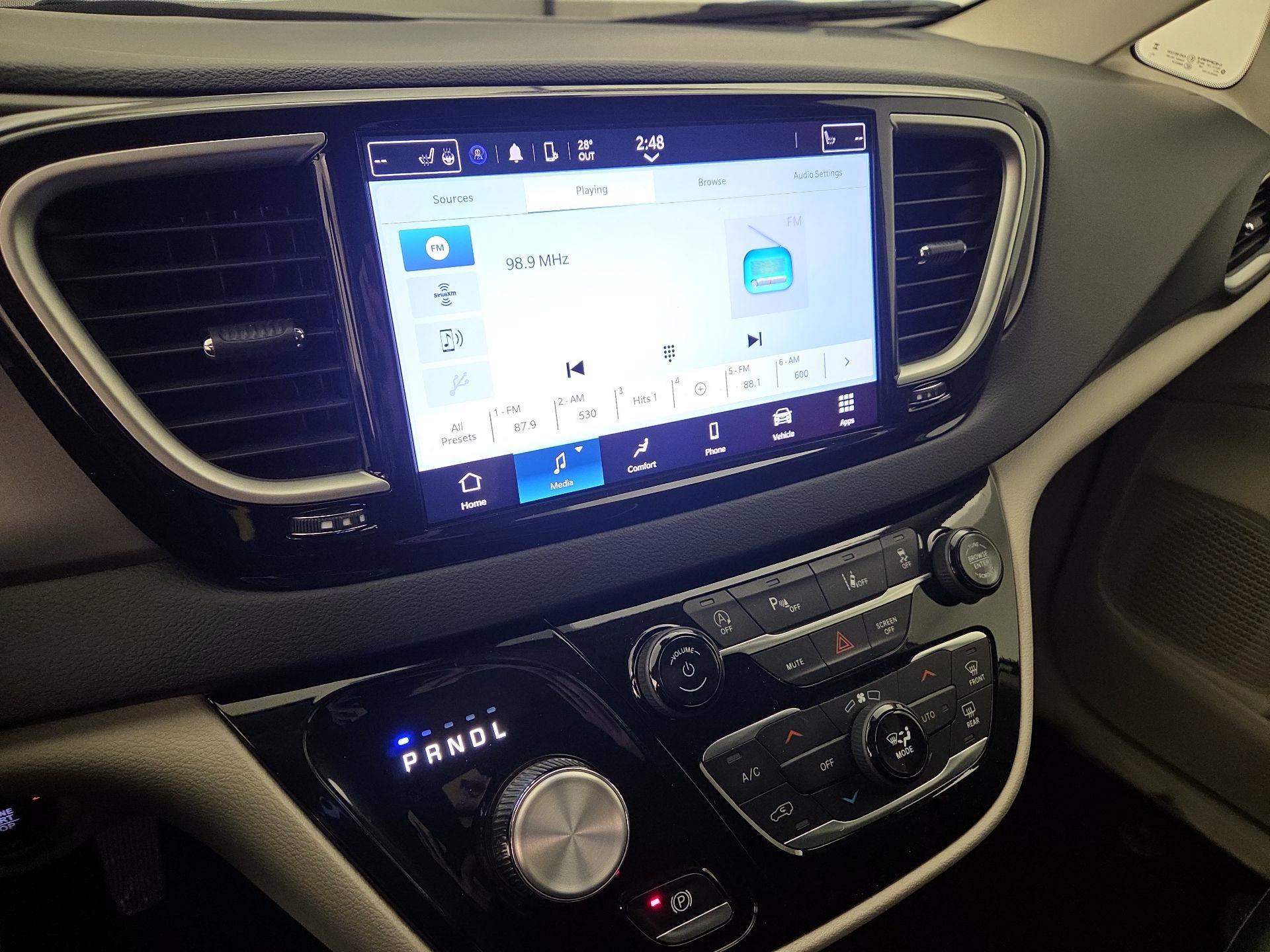 Thumbnail: 2024 Chrysler Pacifica - 15