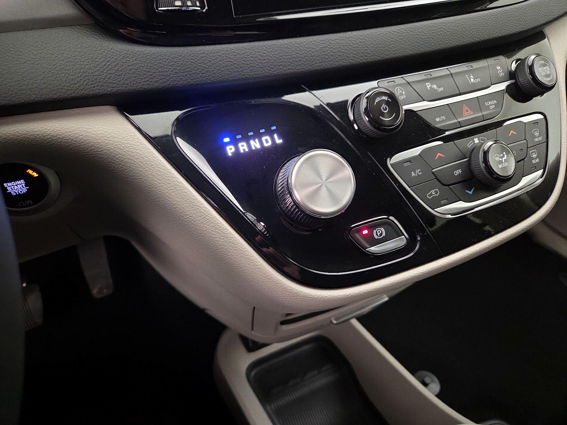 Thumbnail: 2024 Chrysler Pacifica - 17