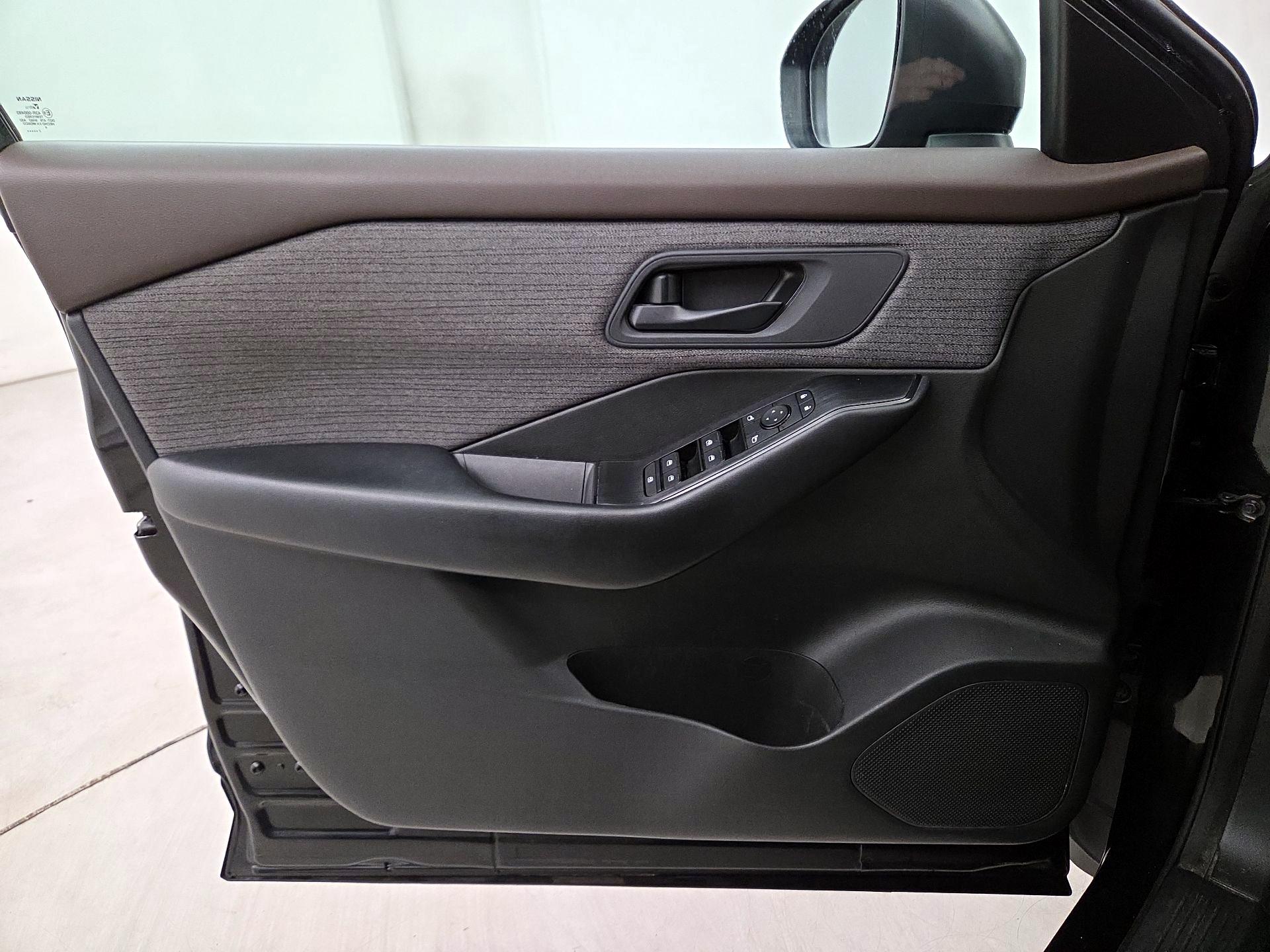 Thumbnail: 2023 Nissan Rogue - 12