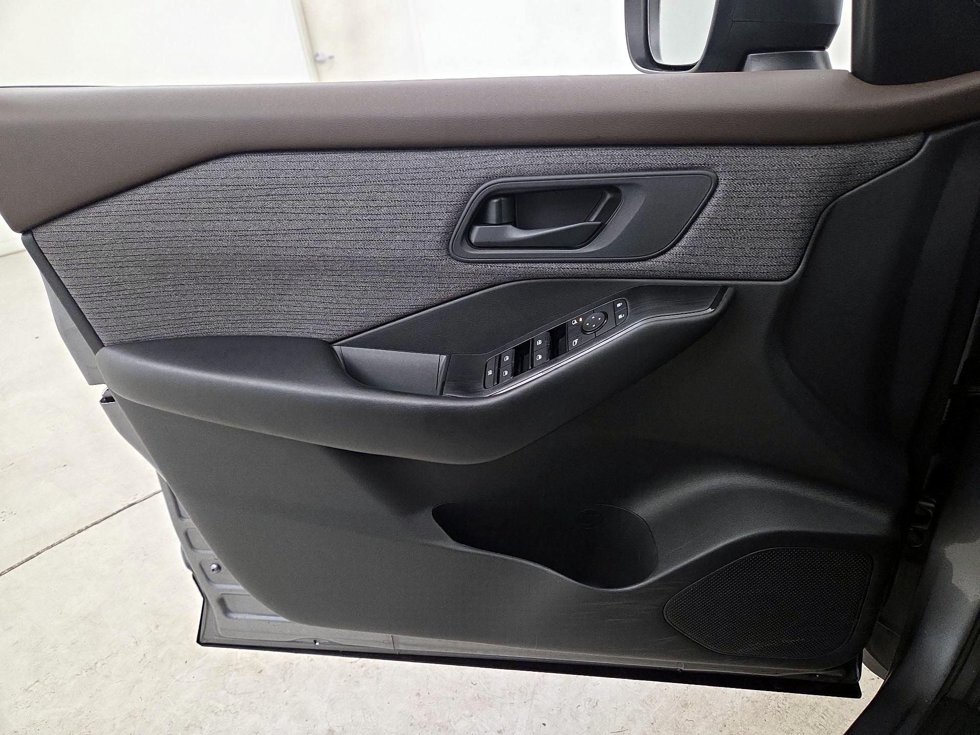 Thumbnail: 2023 Nissan Rogue - 12