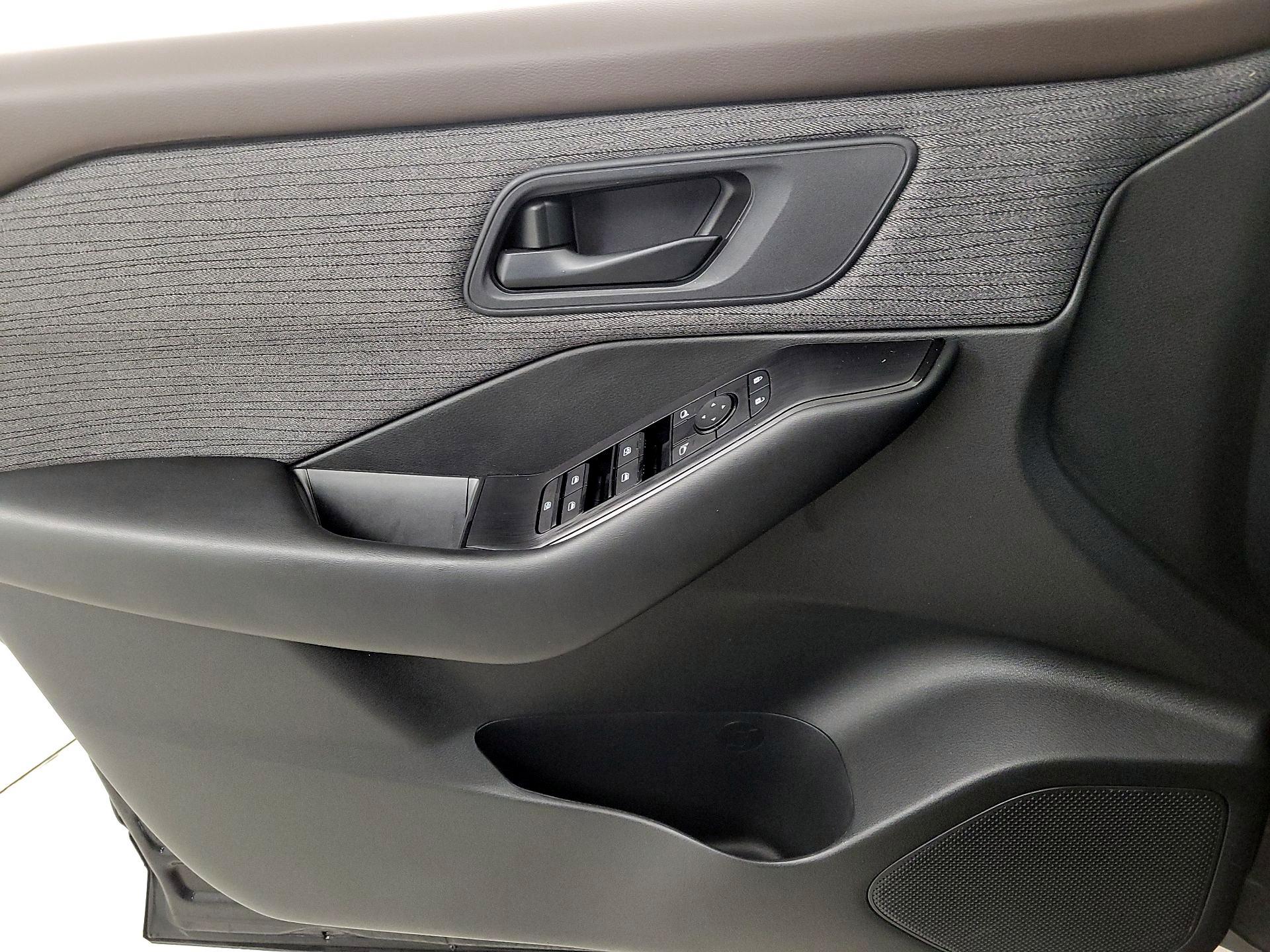 Thumbnail: 2023 Nissan Rogue - 12