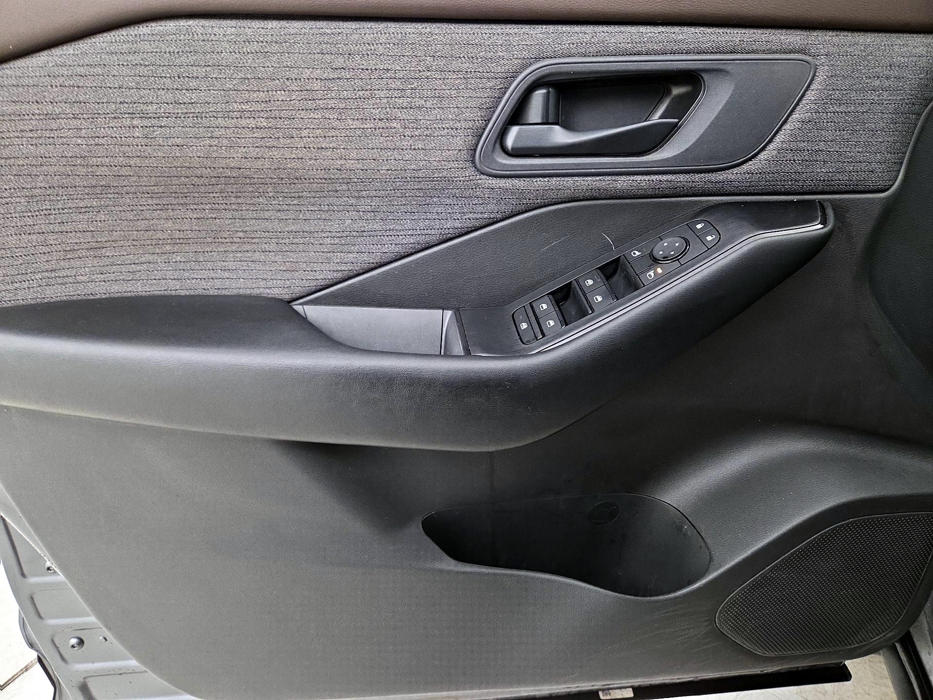 Thumbnail: 2023 Nissan Rogue - 12