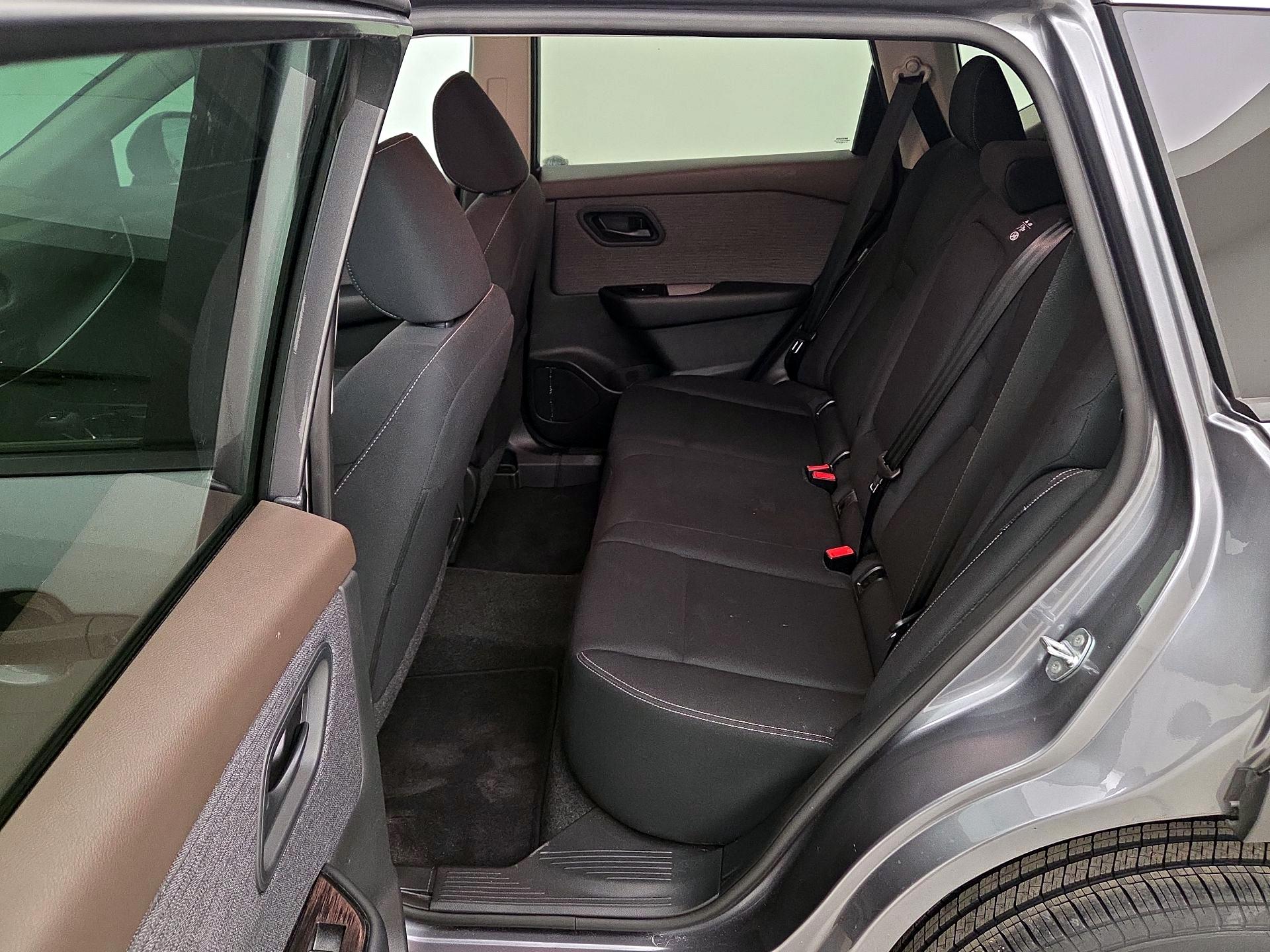 Thumbnail: 2023 Nissan Rogue - 18