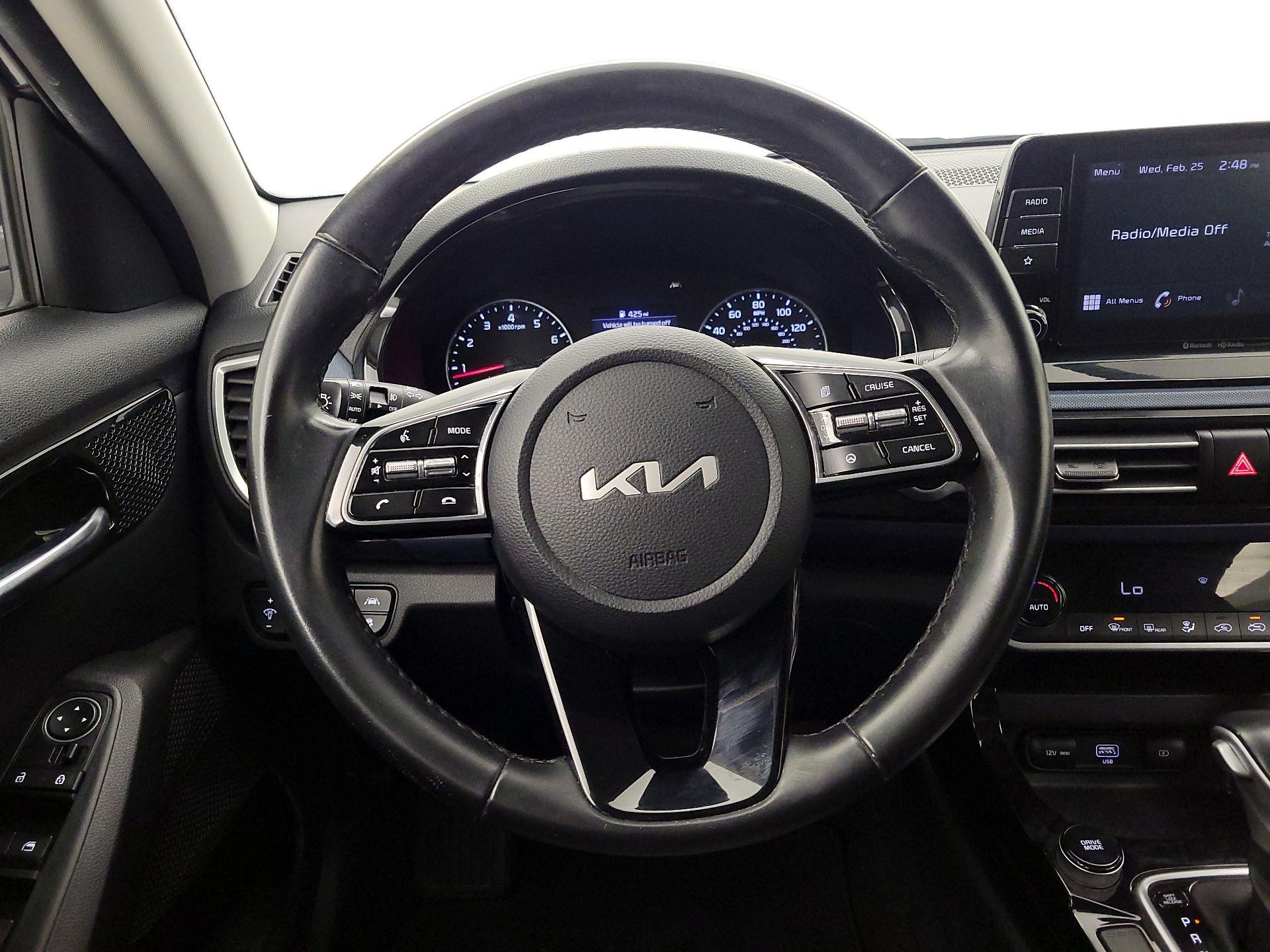 Thumbnail: 2023 Kia Seltos - 10