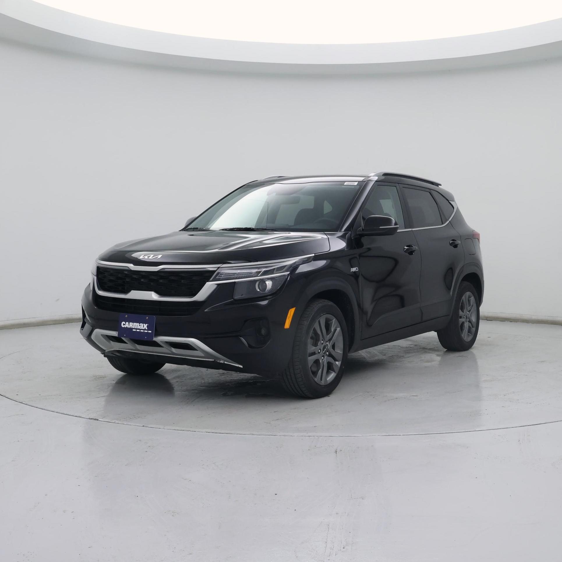 Thumbnail: 2023 Kia Seltos - 4