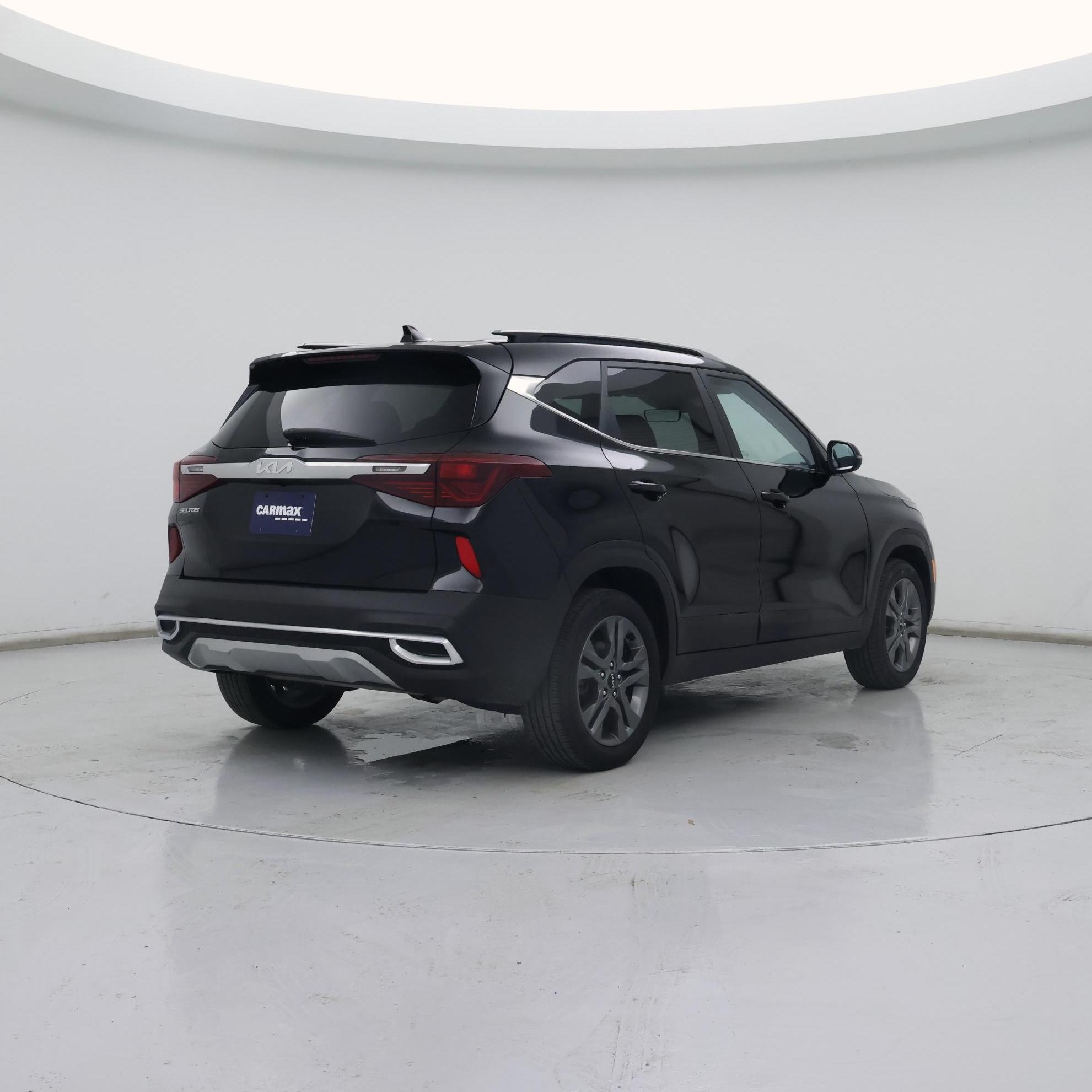 Thumbnail: 2023 Kia Seltos - 8