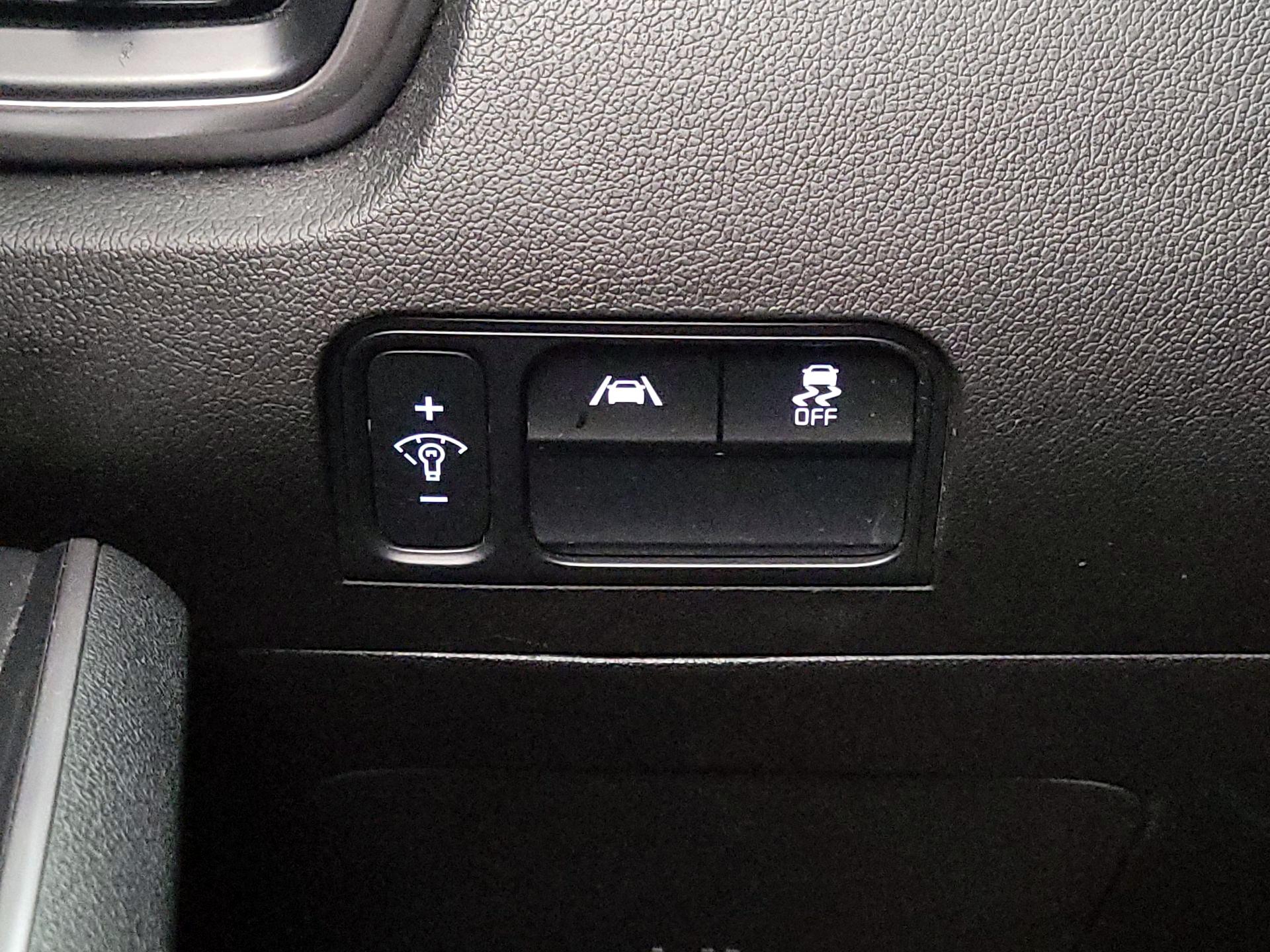 Thumbnail: 2023 Kia Sorento - 13