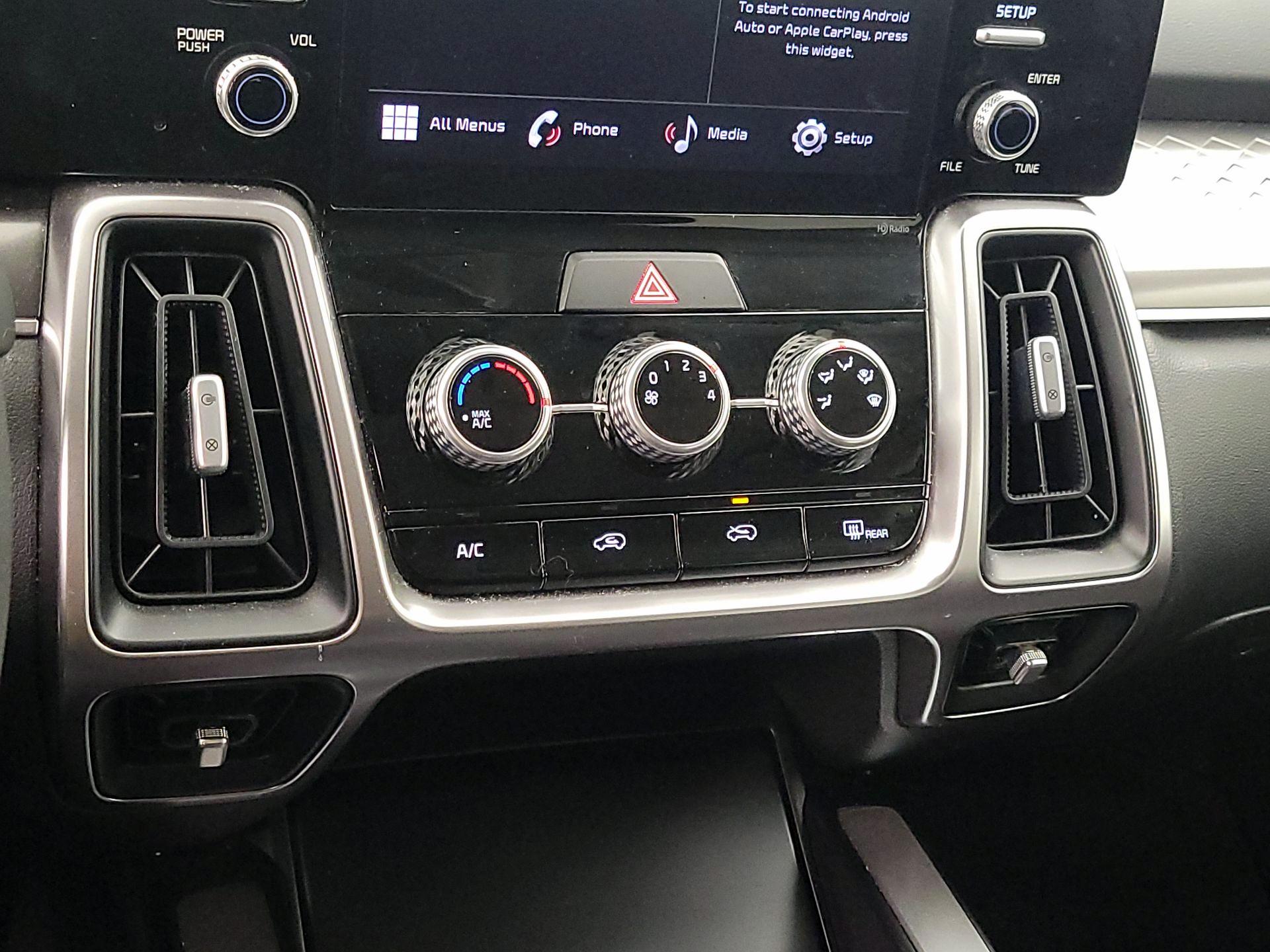 Thumbnail: 2023 Kia Sorento - 16