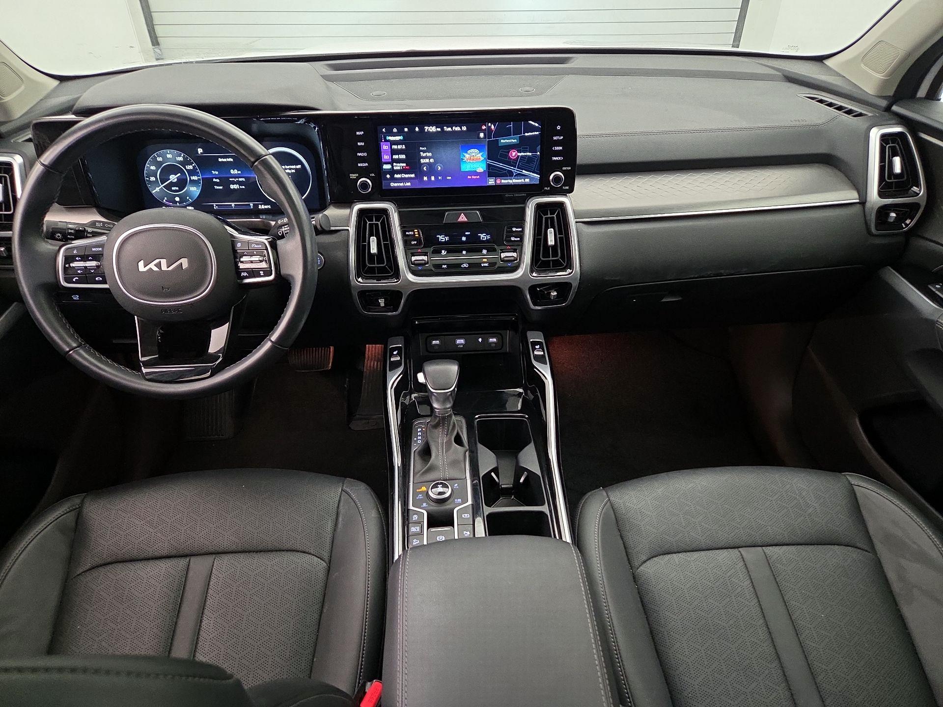 Thumbnail: 2023 Kia Sorento - 9