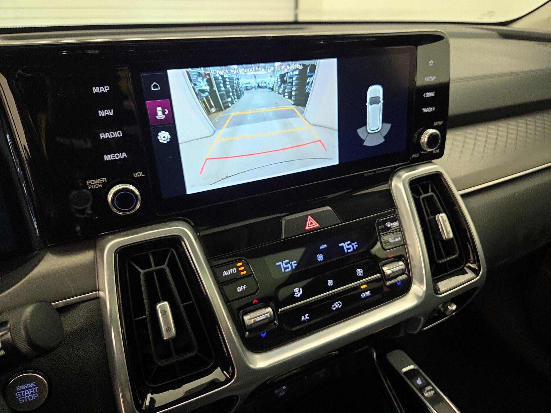 Thumbnail: 2023 Kia Sorento - 14