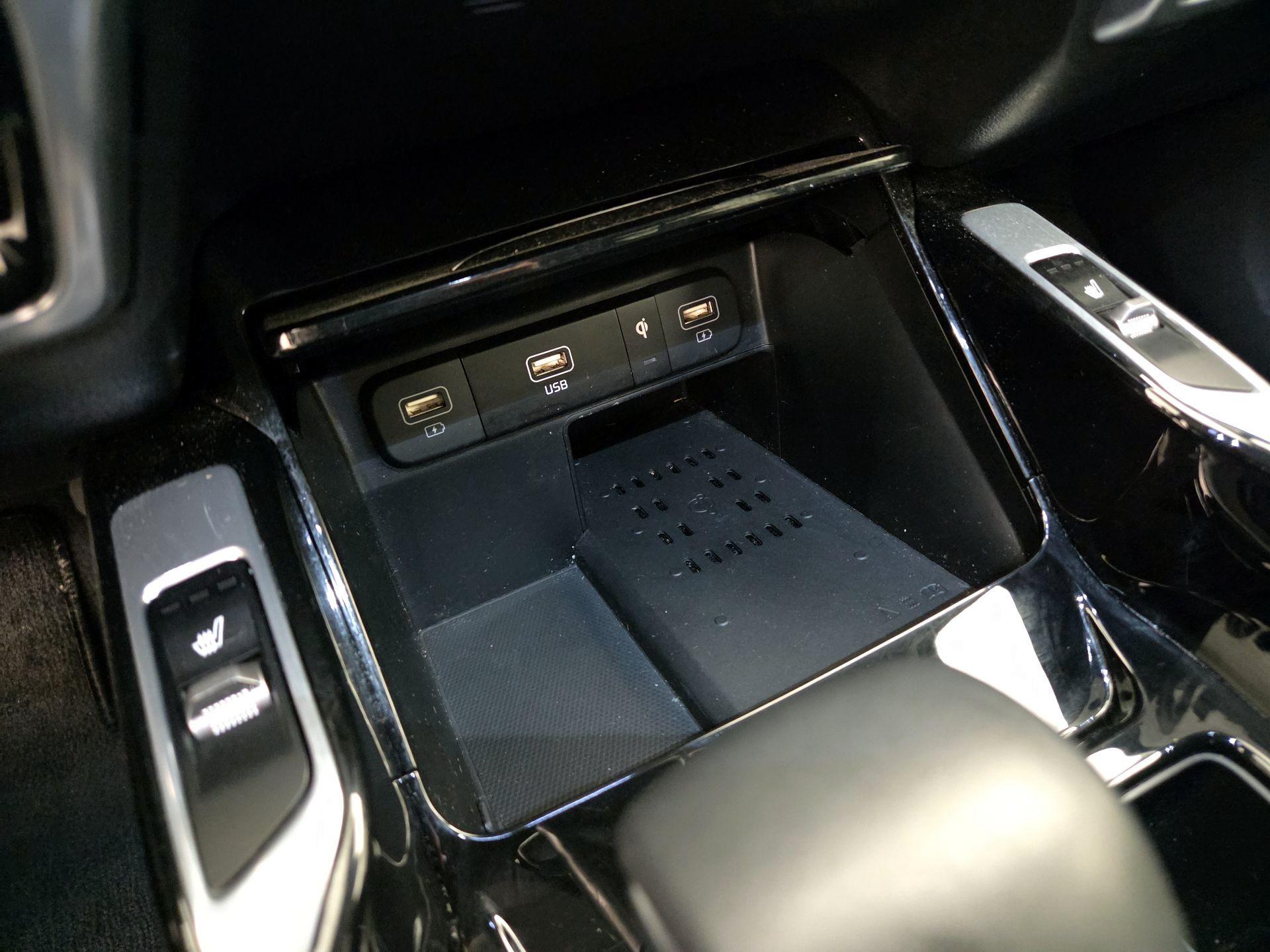 Thumbnail: 2023 Kia Sorento - 18