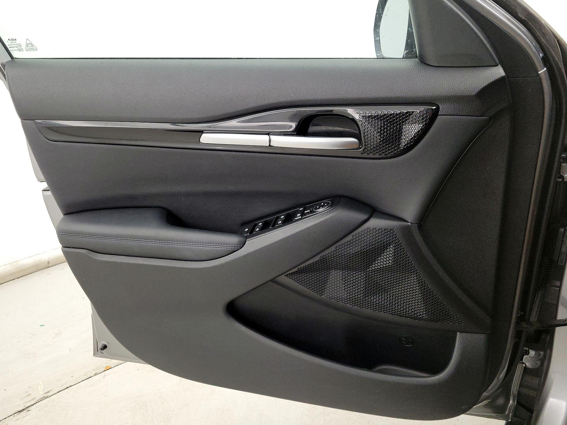 Thumbnail: 2023 Kia Seltos - 12