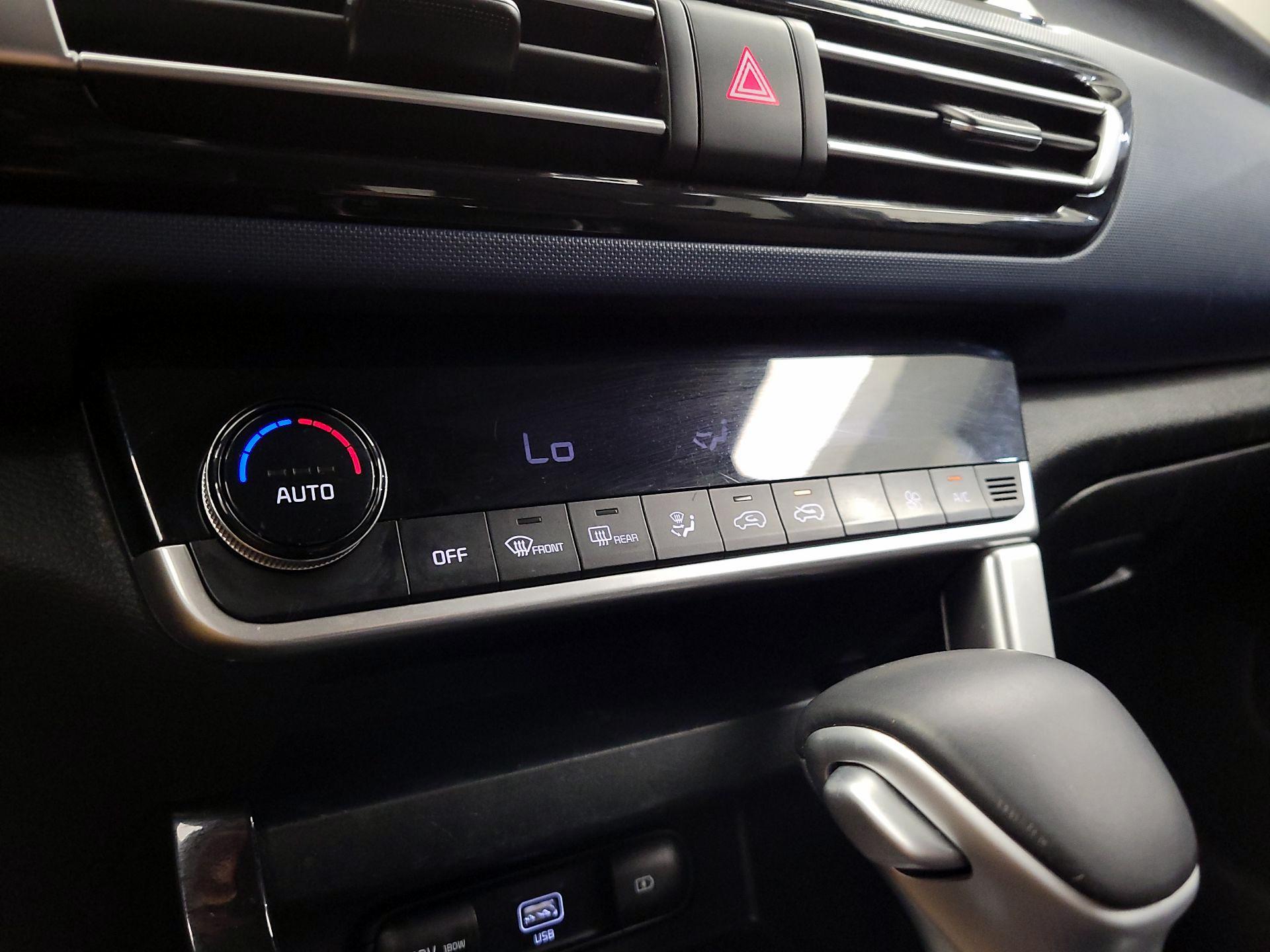 Thumbnail: 2023 Kia Seltos - 16