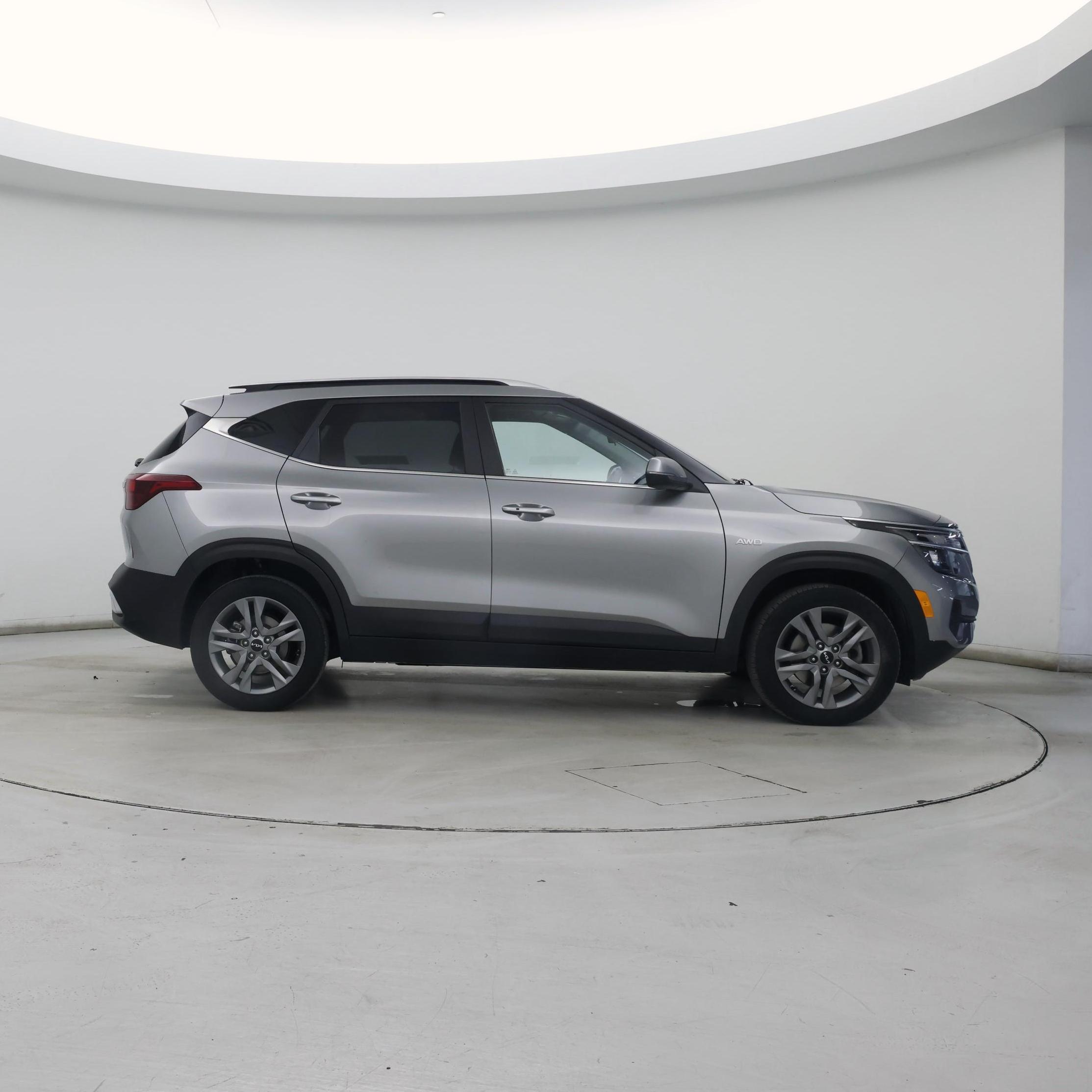 Thumbnail: 2023 Kia Seltos - 7