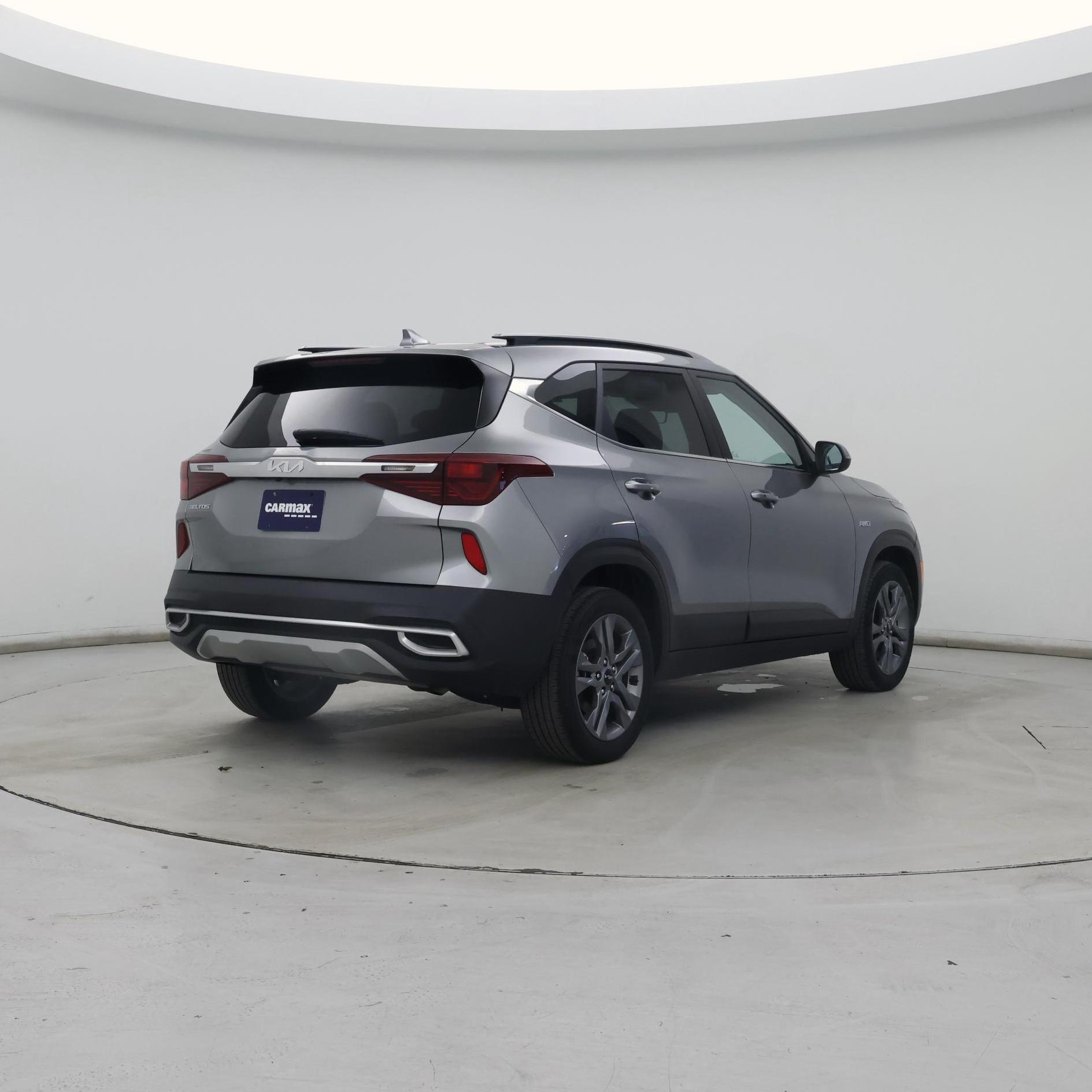 Thumbnail: 2023 Kia Seltos - 8