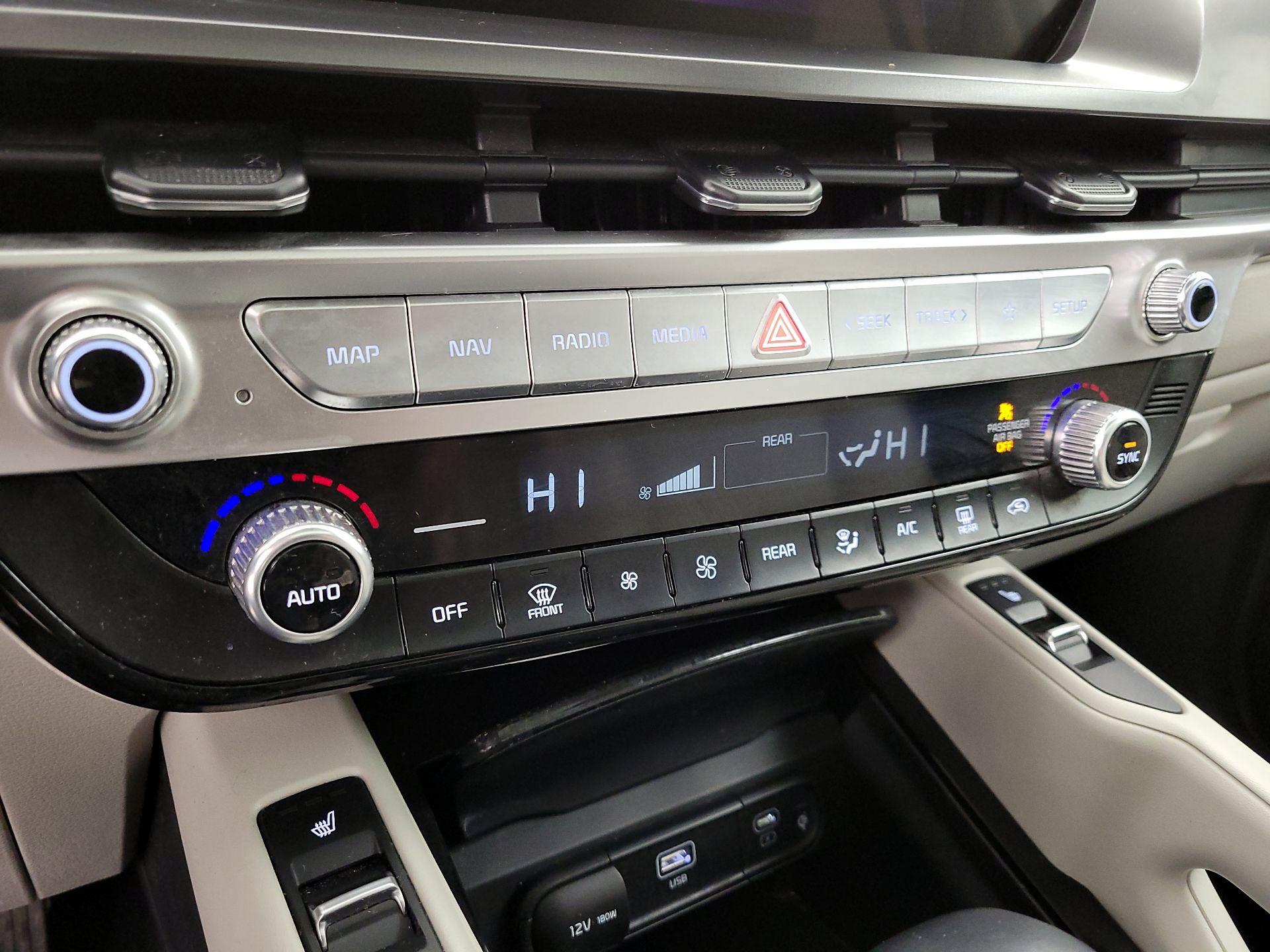 Thumbnail: 2023 Kia Telluride - 17