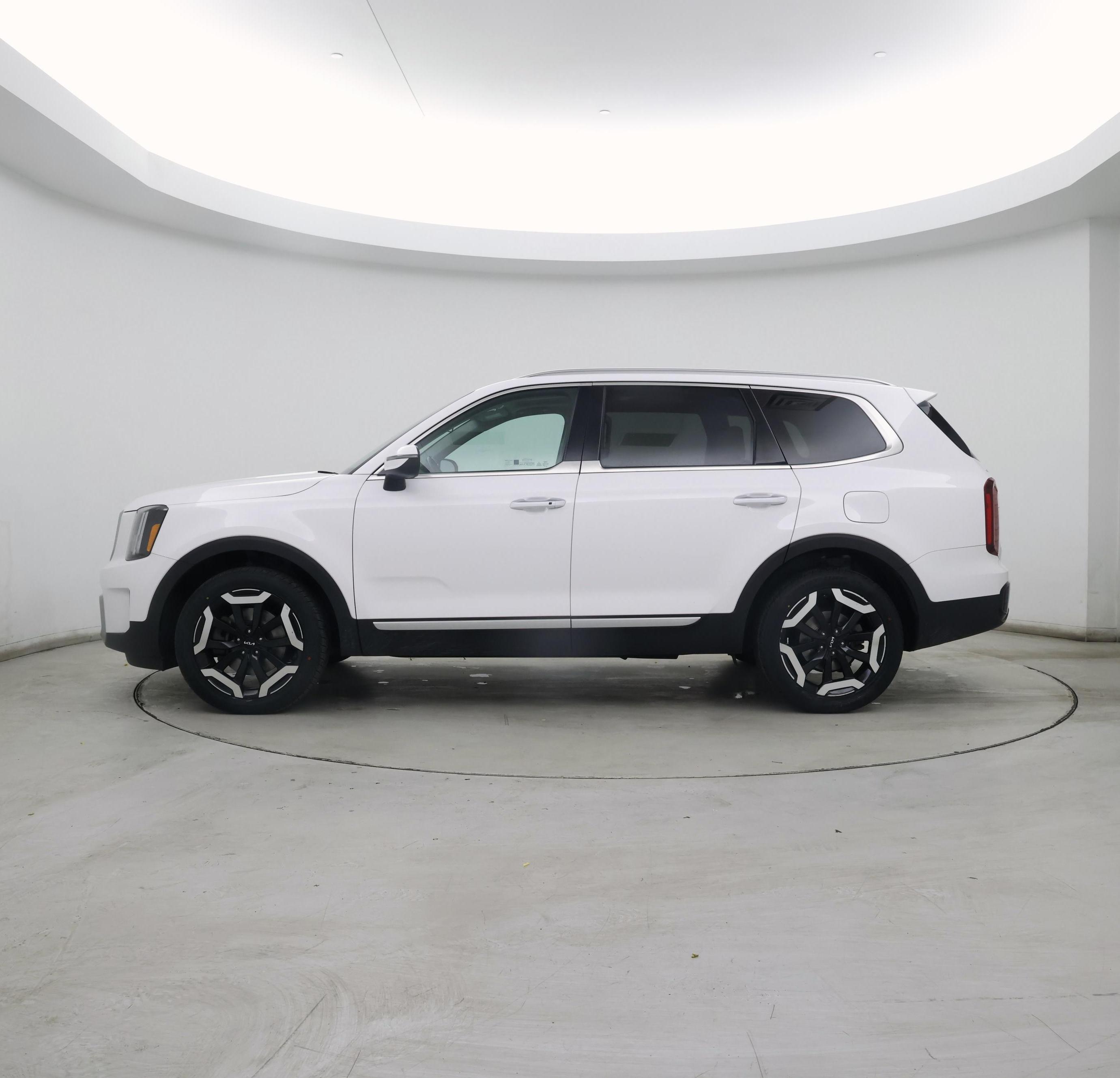 Thumbnail: 2023 Kia Telluride - 3