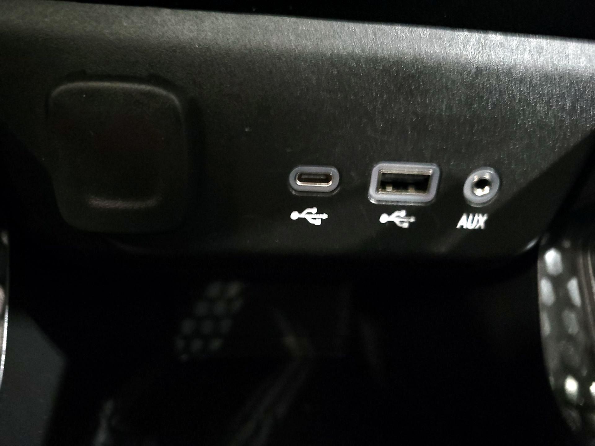 Thumbnail: 2023 Chevrolet TrailBlazer - 19