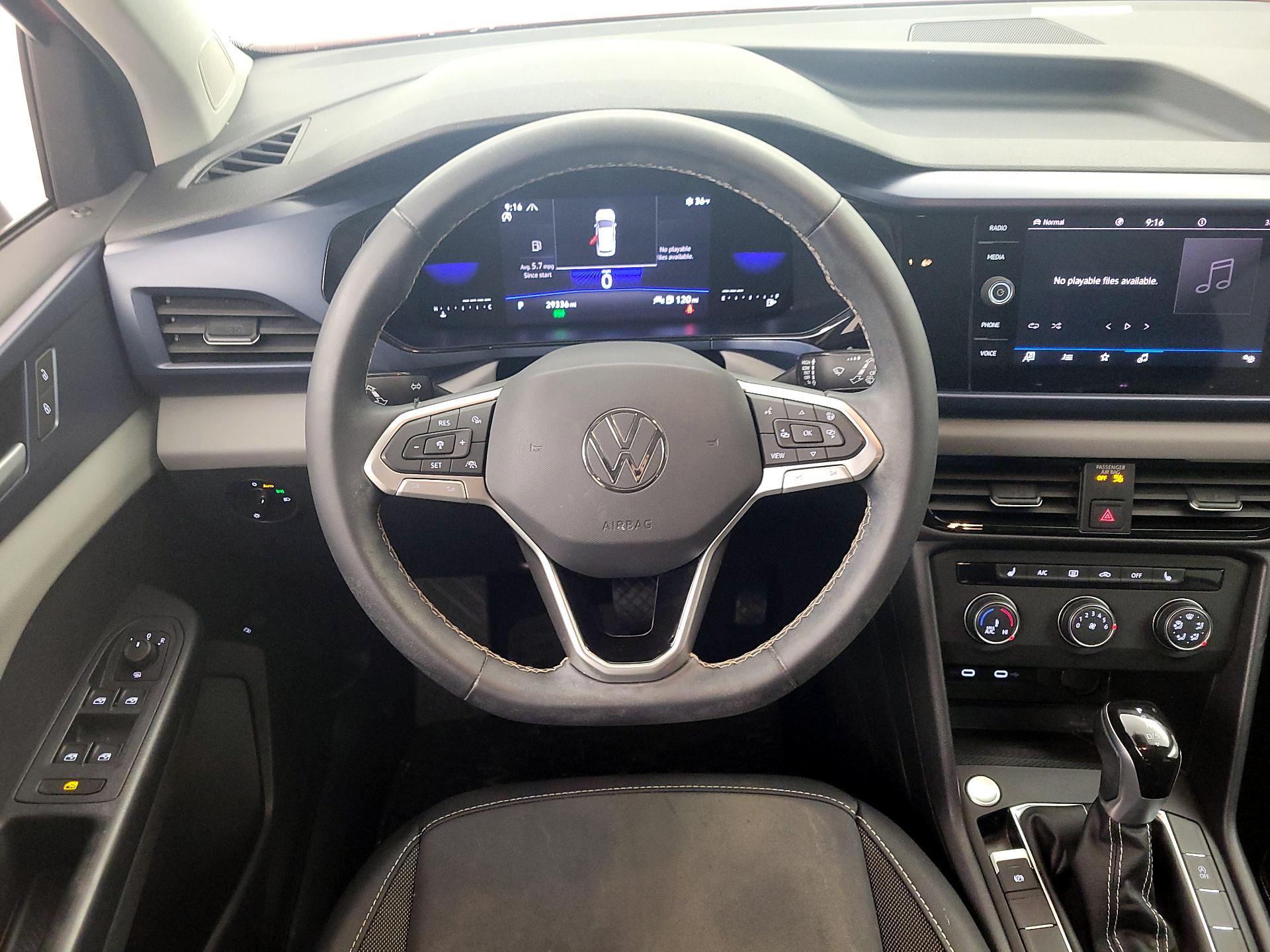 Thumbnail: 2022 Volkswagen Taos - 10