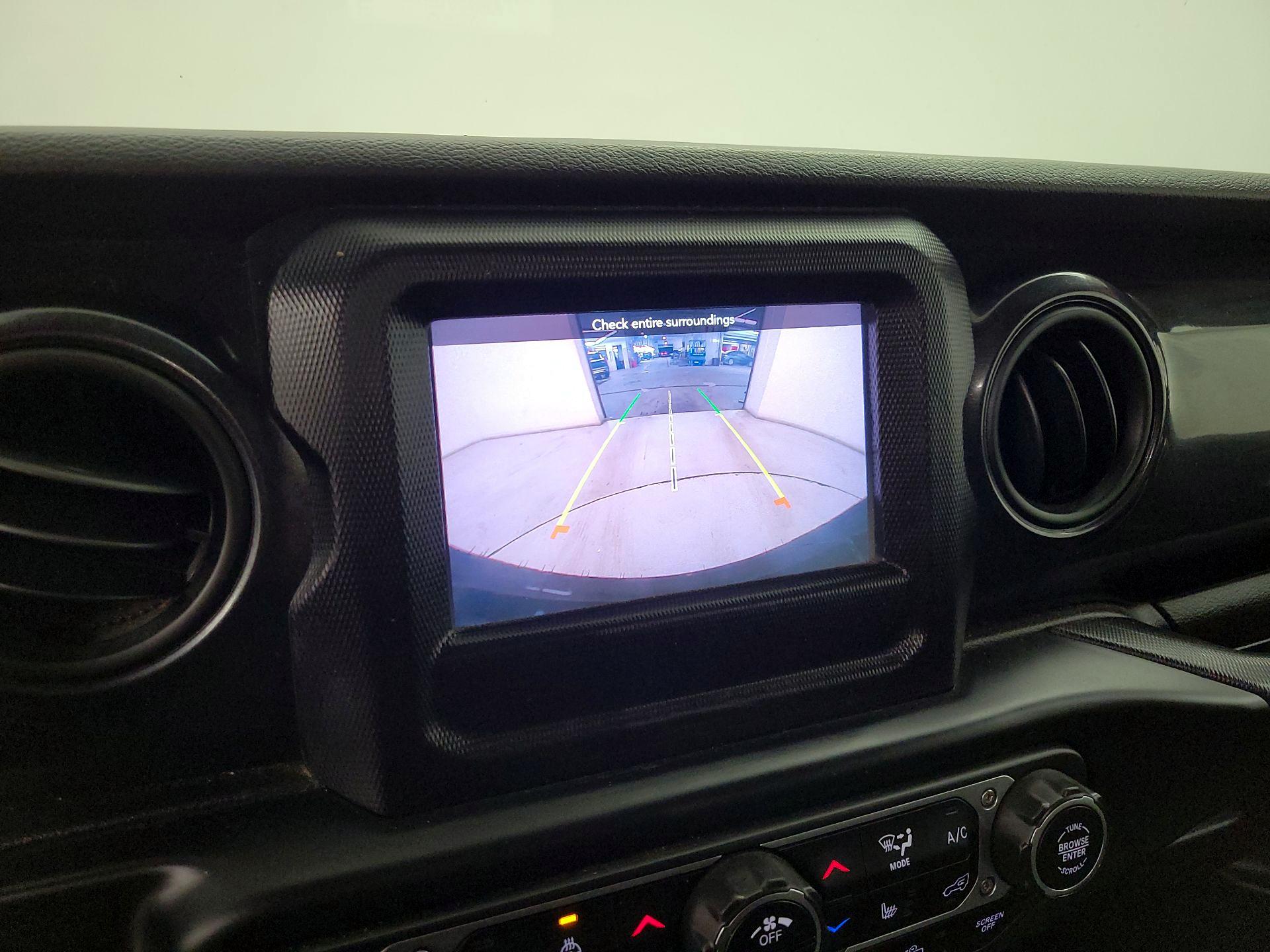 Thumbnail: 2022 Jeep Wrangler - 14