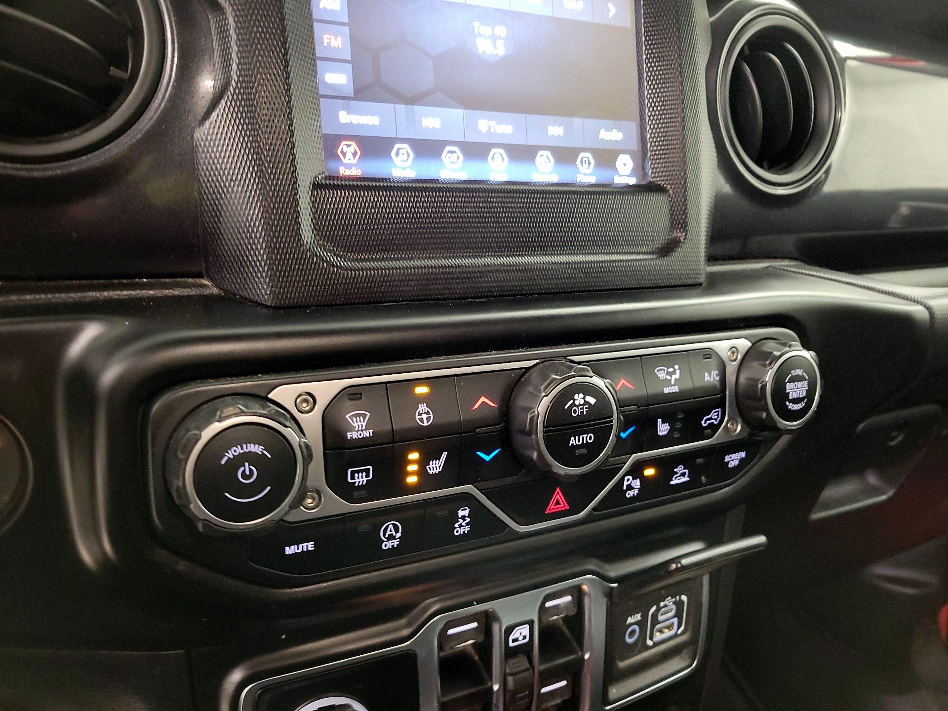 Thumbnail: 2022 Jeep Wrangler - 16